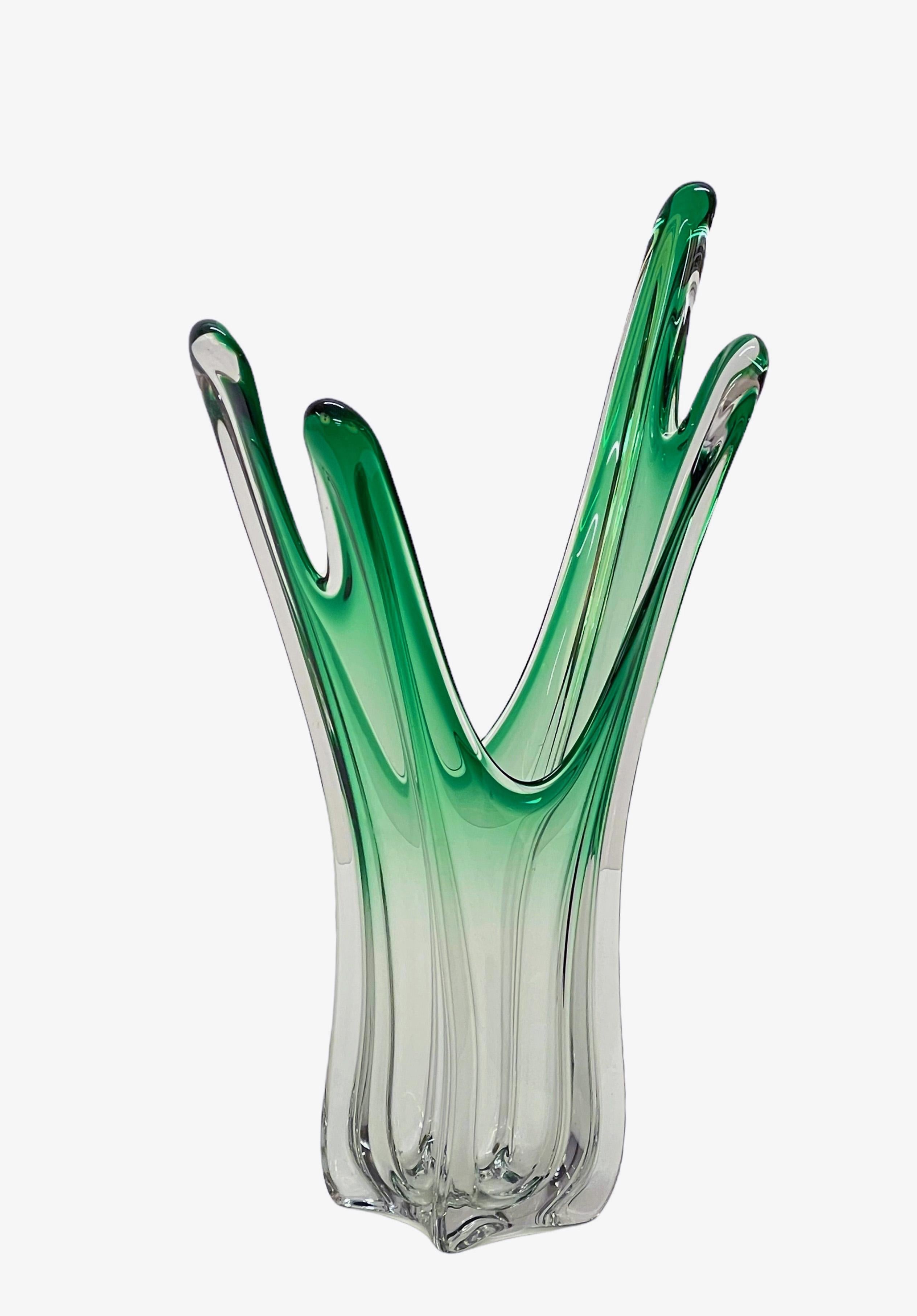 Midcentury Green Art Murano Glass Italian Vase Attributed to F.lli Toso, 1950s For Sale 2