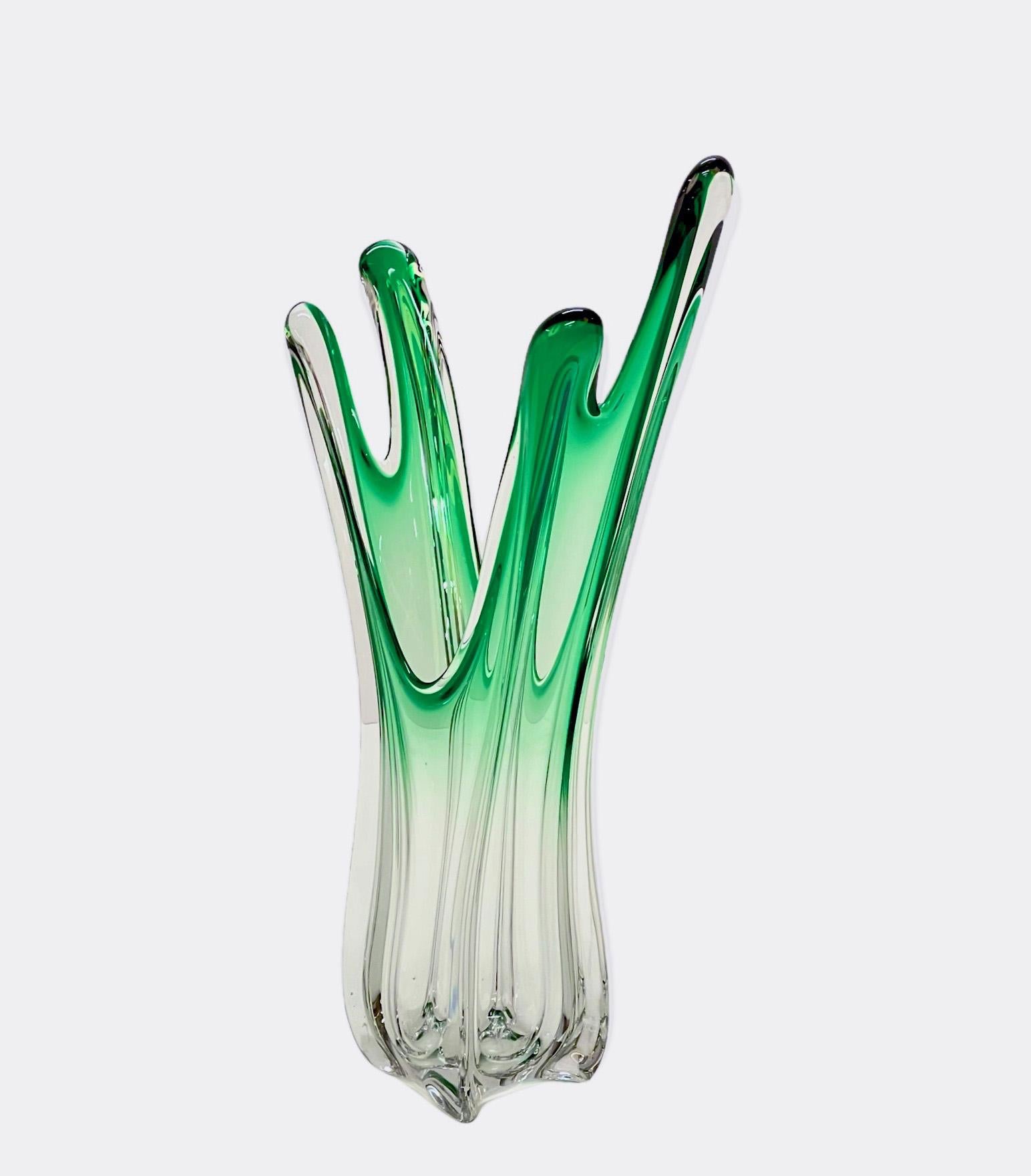 Midcentury Green Art Murano Glass Italian Vase Attributed to F.lli Toso, 1950s For Sale 3