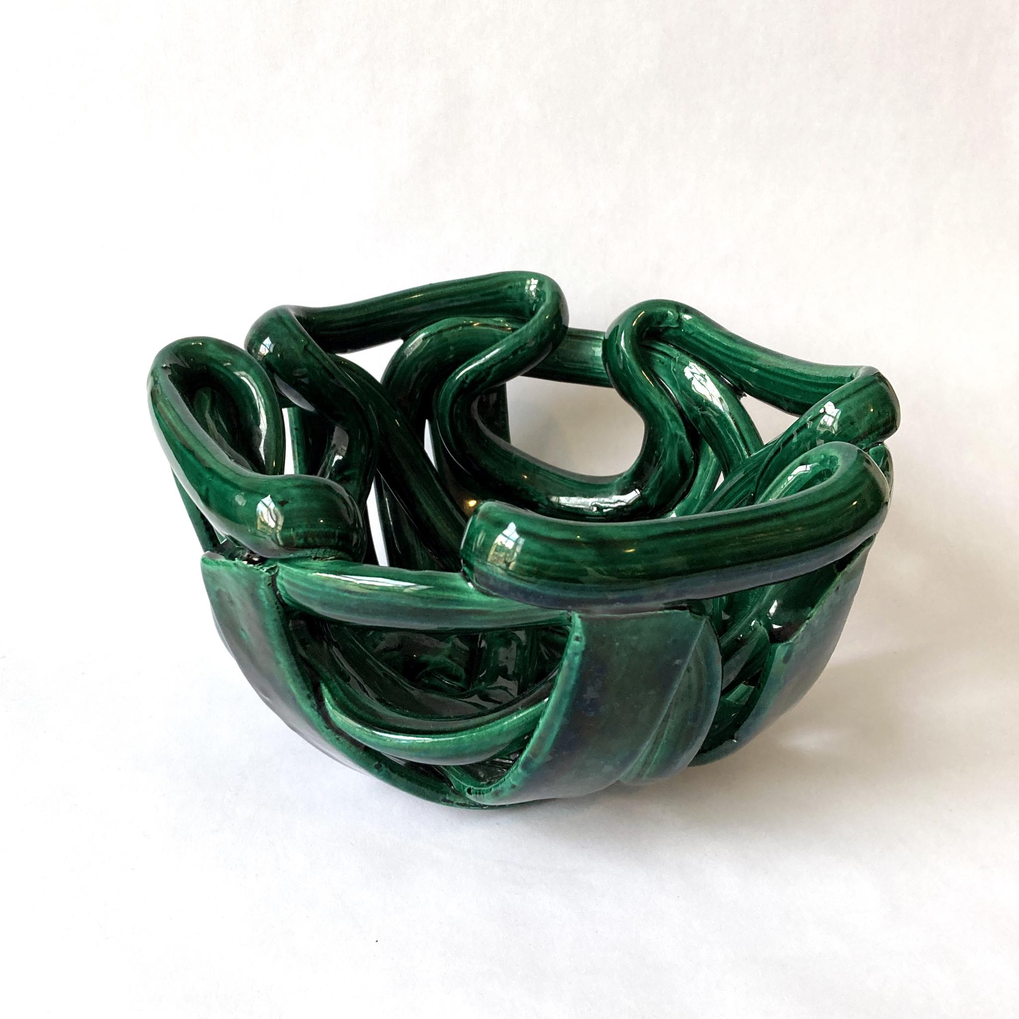 Green Braided Woven Abstract Ceramic Centerpiece Bowl In Good Condition In New York, NY