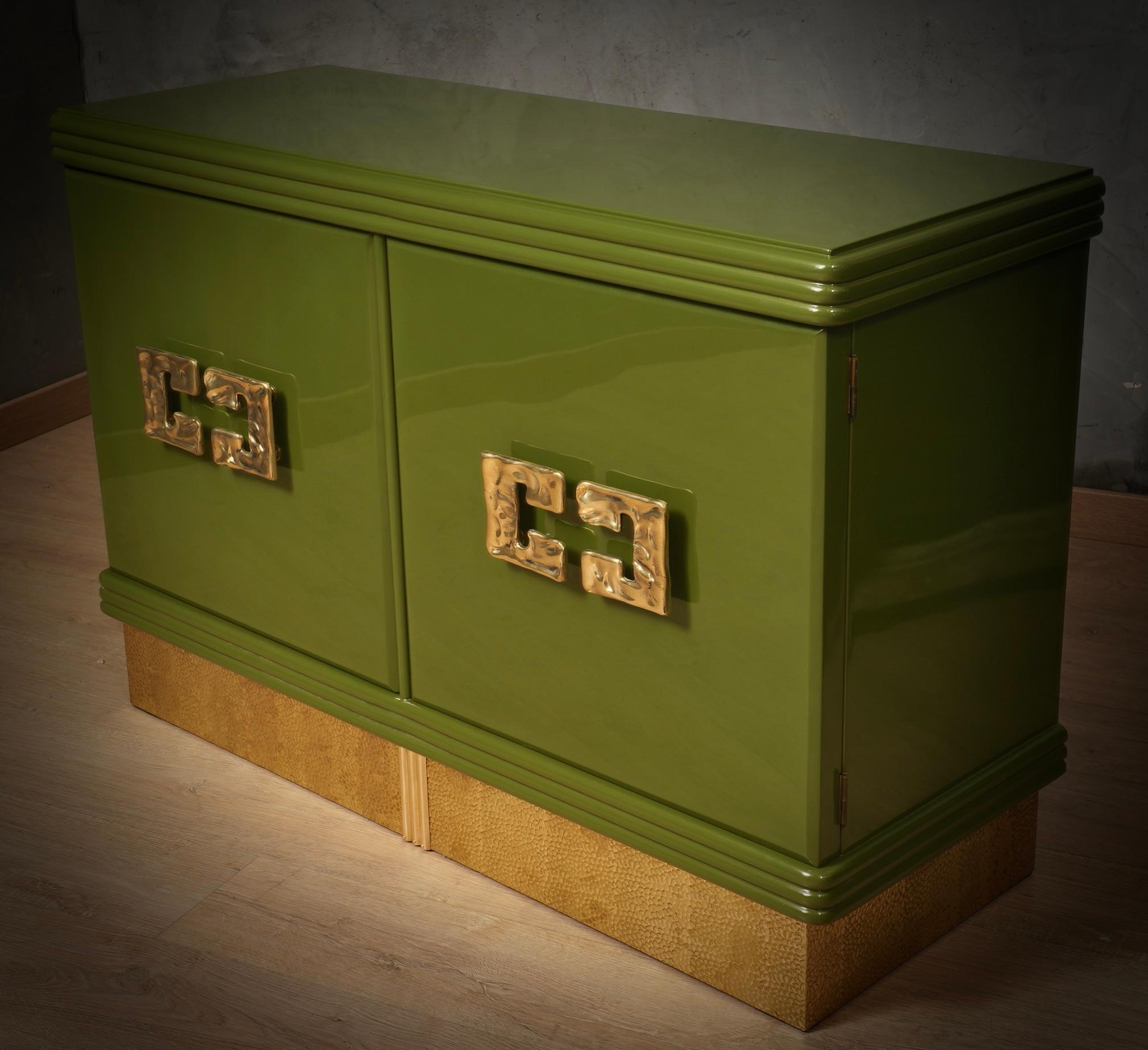 Buffet à crédence du milieu du siècle, couleur verte et laiton, 1980 en vente 4