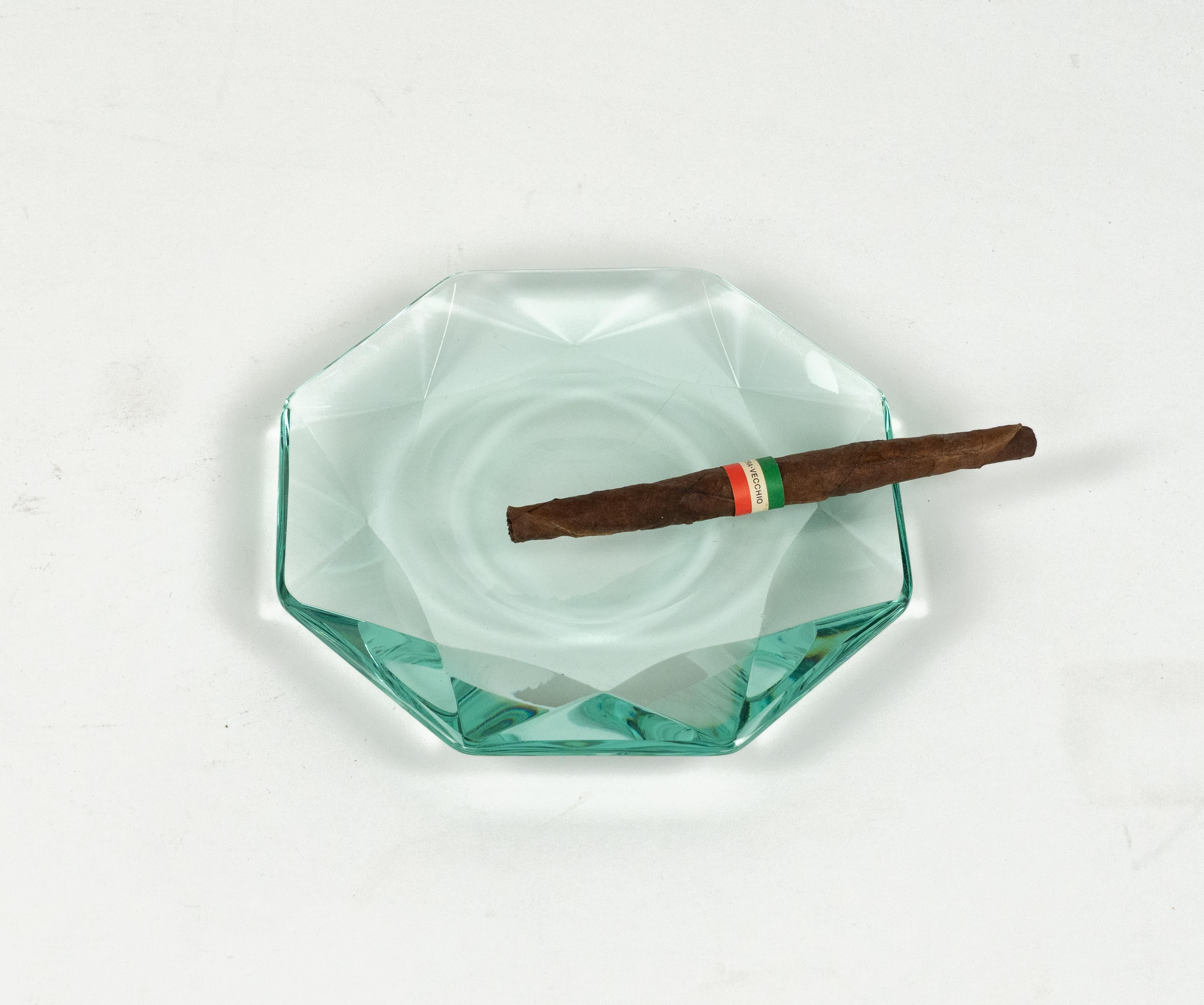 Milieu du XXe siècle Cendrier octogonal en verre vert du milieu du siècle dernier, style Fontana Arte, Italie, années 1960 en vente