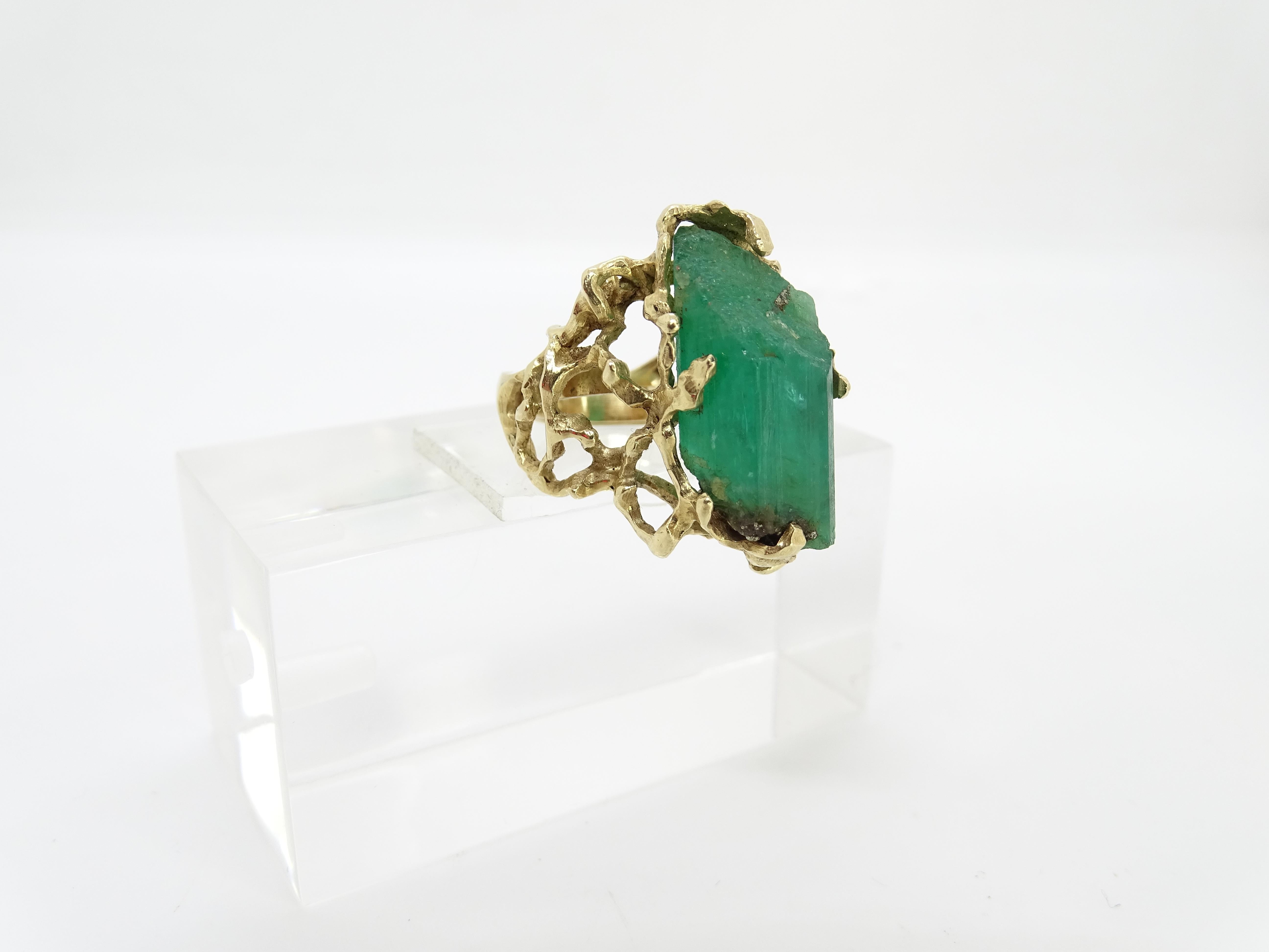 Midcentury green Italian ring, organic design, Beryl, 18kt gold For Sale 4