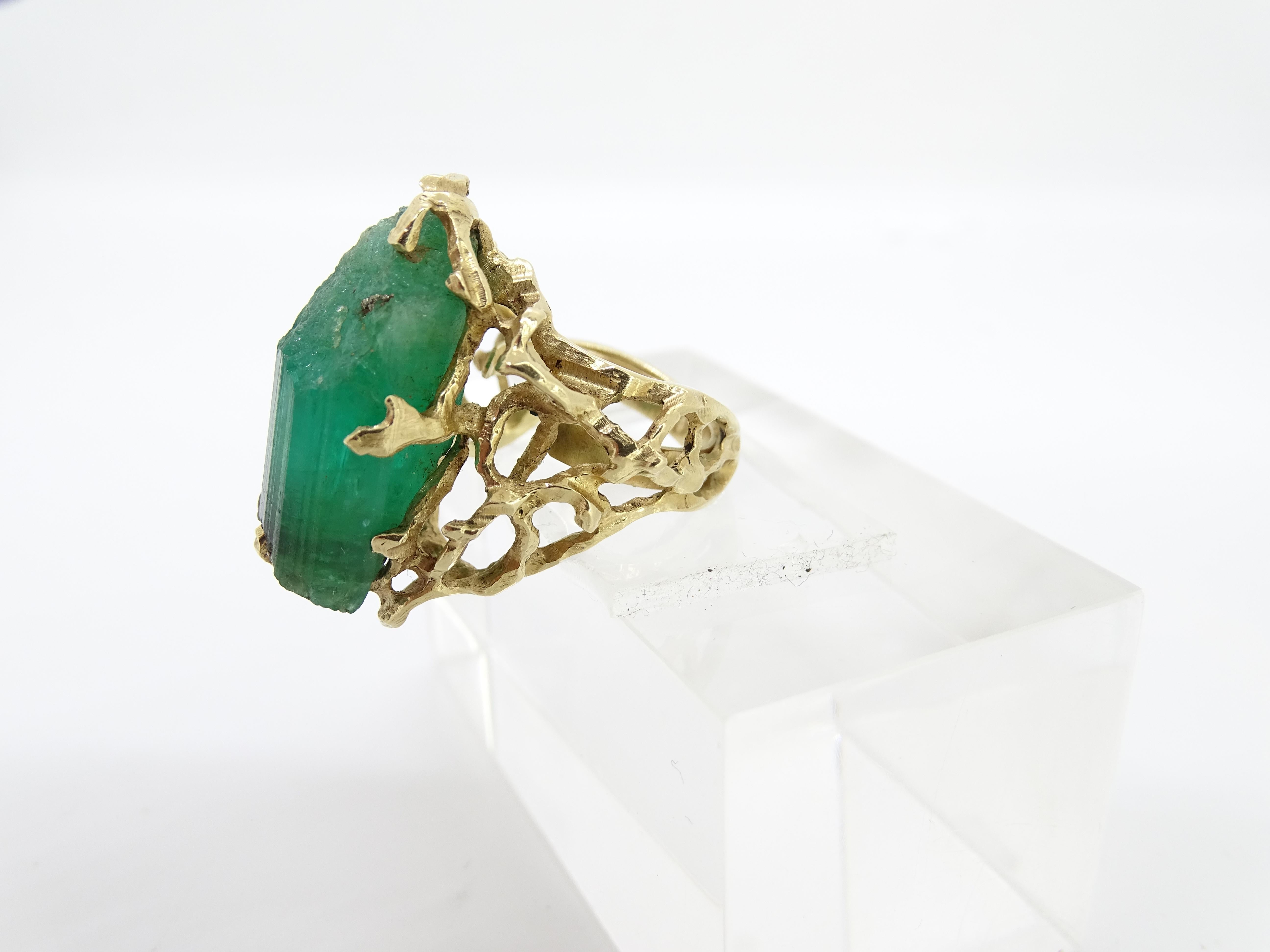 Midcentury green Italian ring, organic design, Beryl, 18kt gold For Sale 6