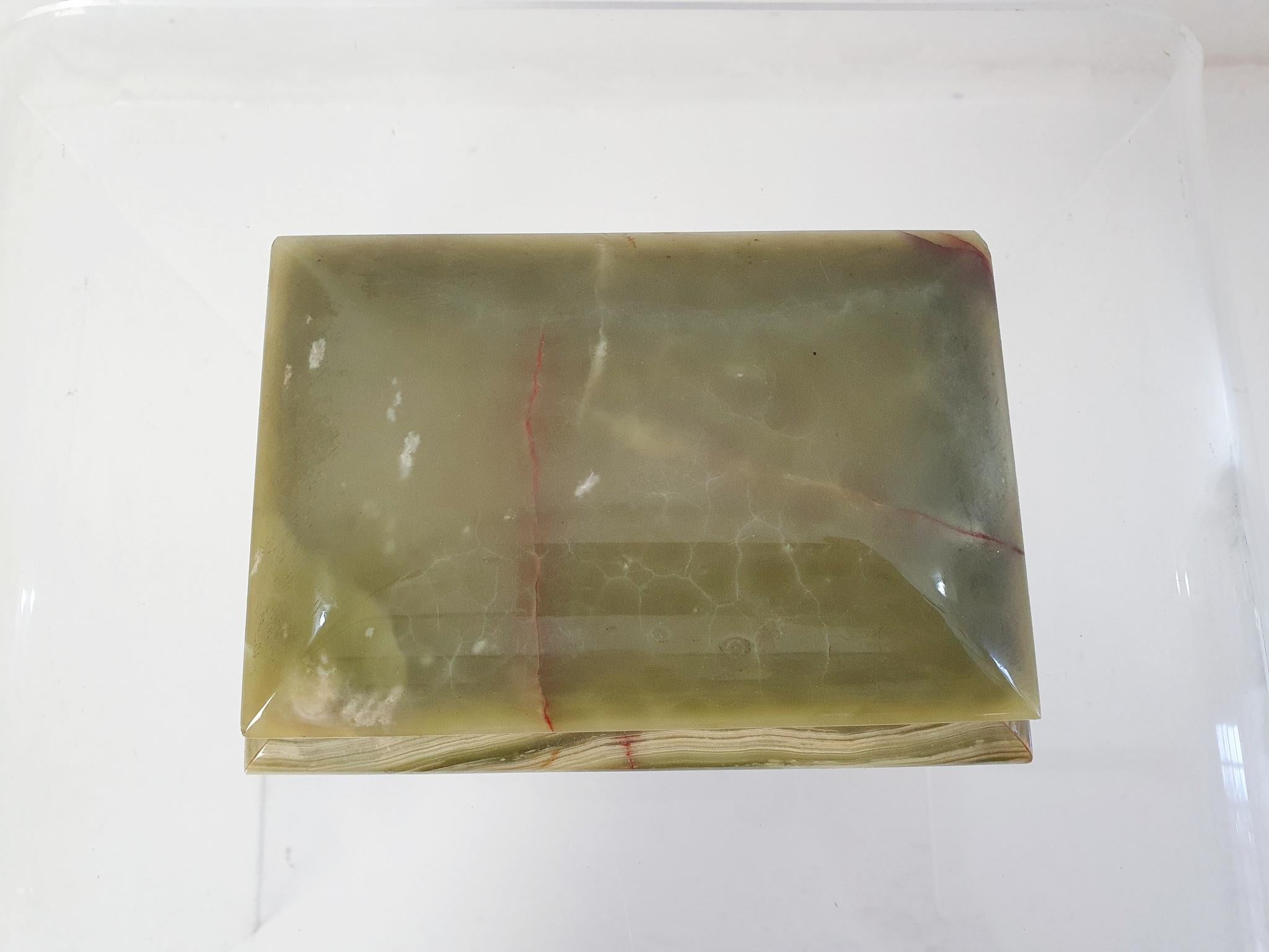 Grüne Onyx-Marmor-Box aus der Mitte des Jahrhunderts, Italien (Moderne der Mitte des Jahrhunderts) im Angebot