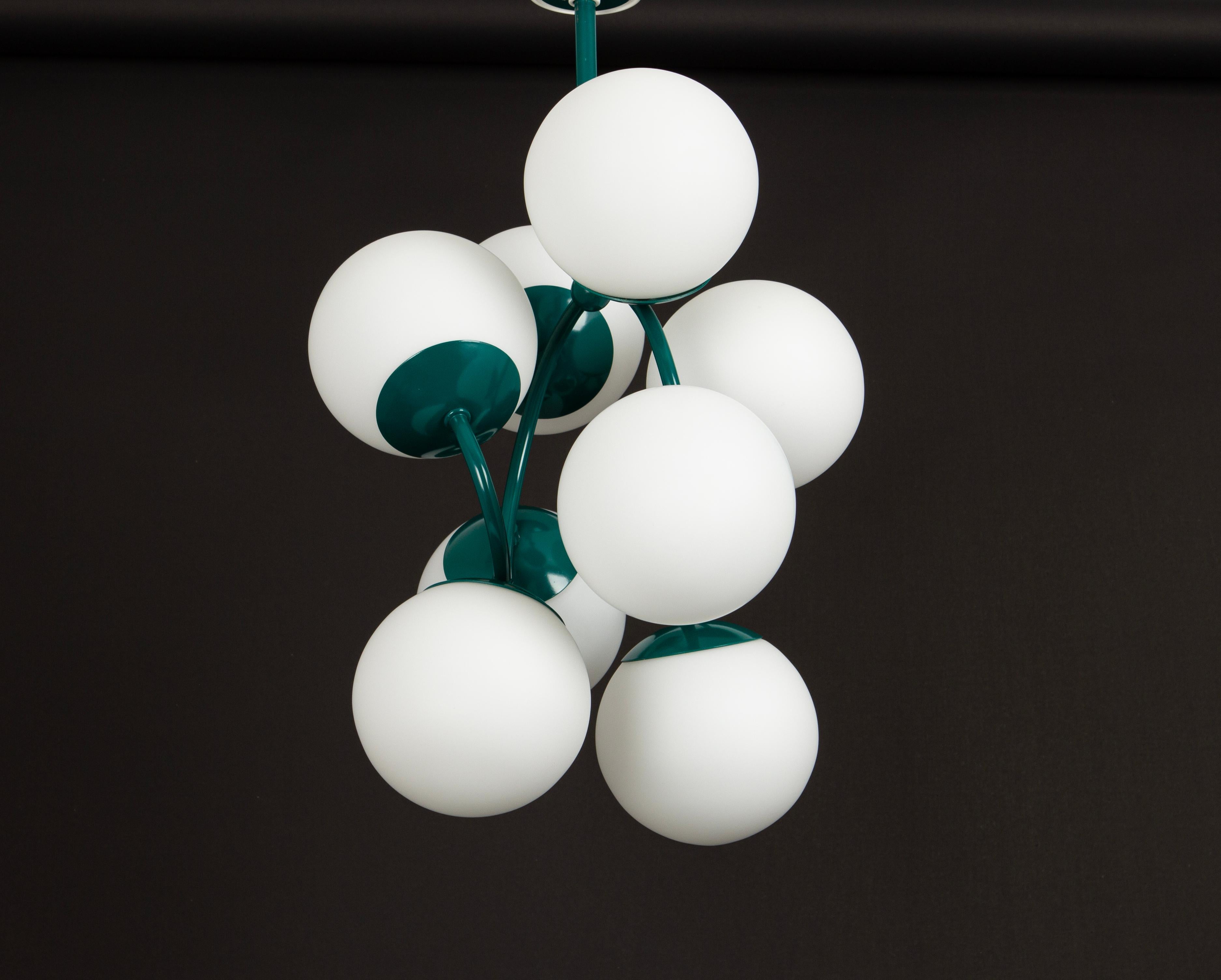 Mid-Century Modern Lampe suspendue verte du milieu du siècle dernier, Kaiser, Allemagne, années 1960 en vente