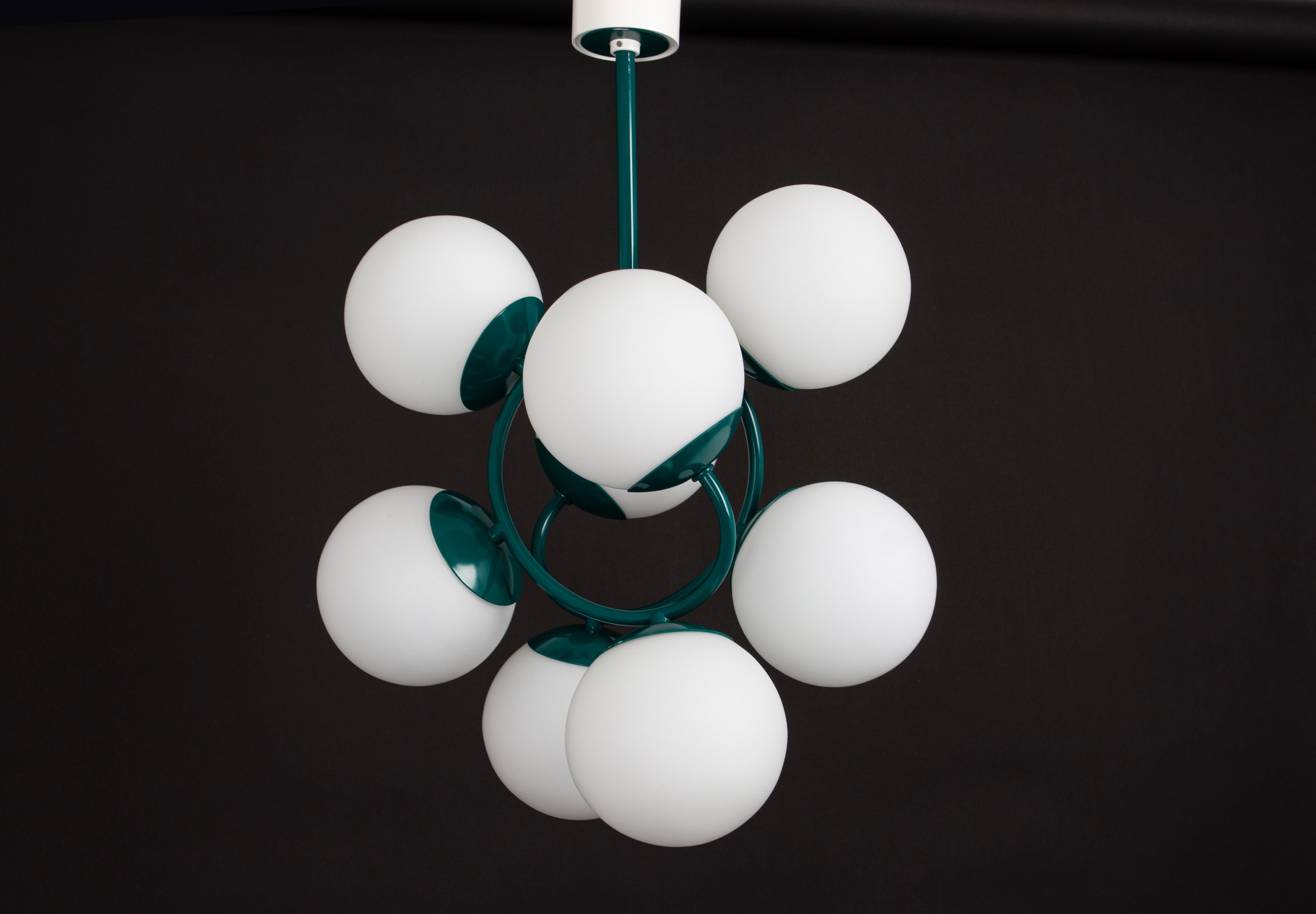 Lampe suspendue verte du milieu du siècle dernier, Kaiser, Allemagne, années 1960 Bon état - En vente à Aachen, NRW