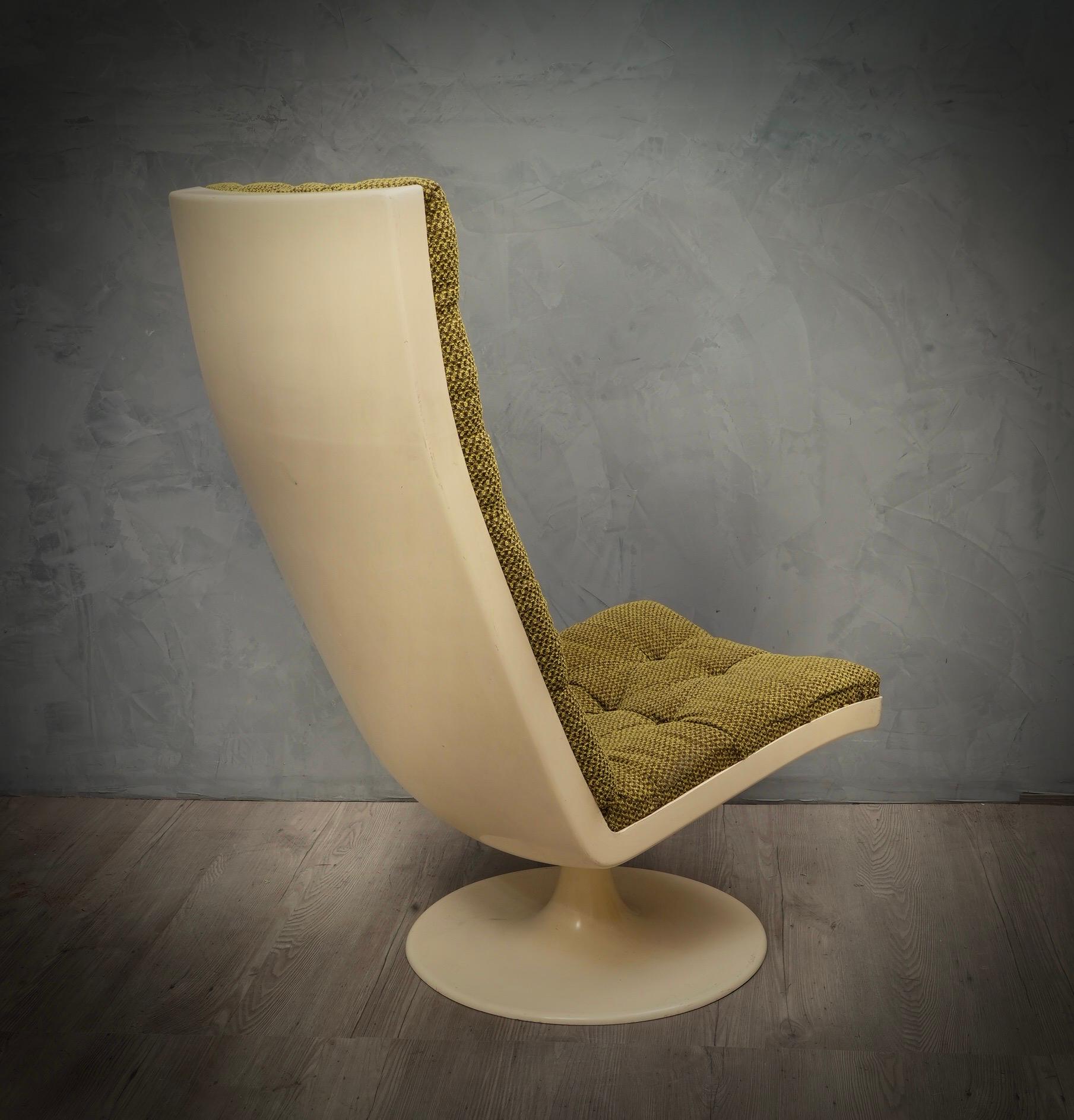 Midcentury Green Velvet Armchairs and Pouf, 1970 In Good Condition For Sale In Rome, IT