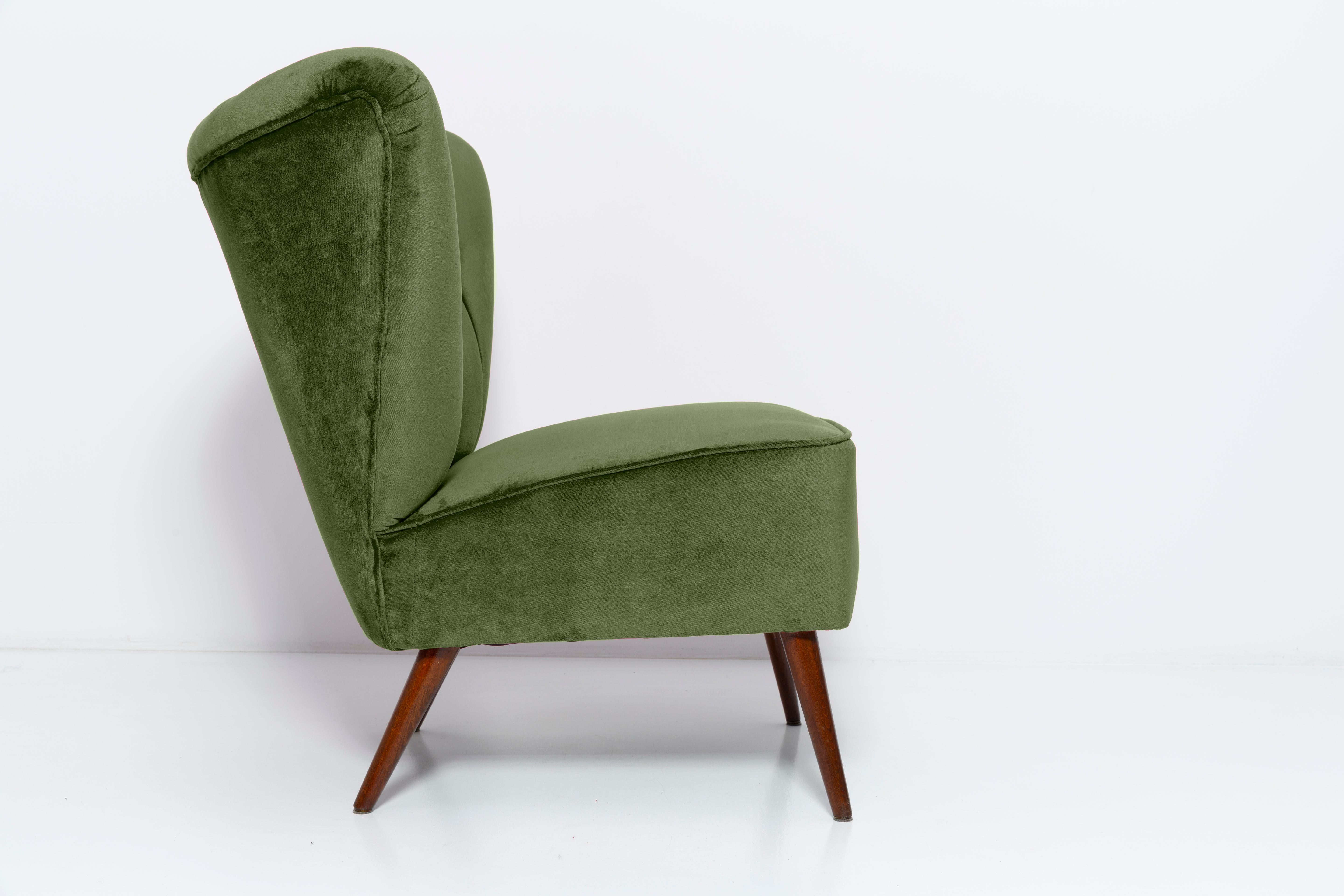 German Midcentury Green Velvet Club Armchair, Europe, 1960s For Sale