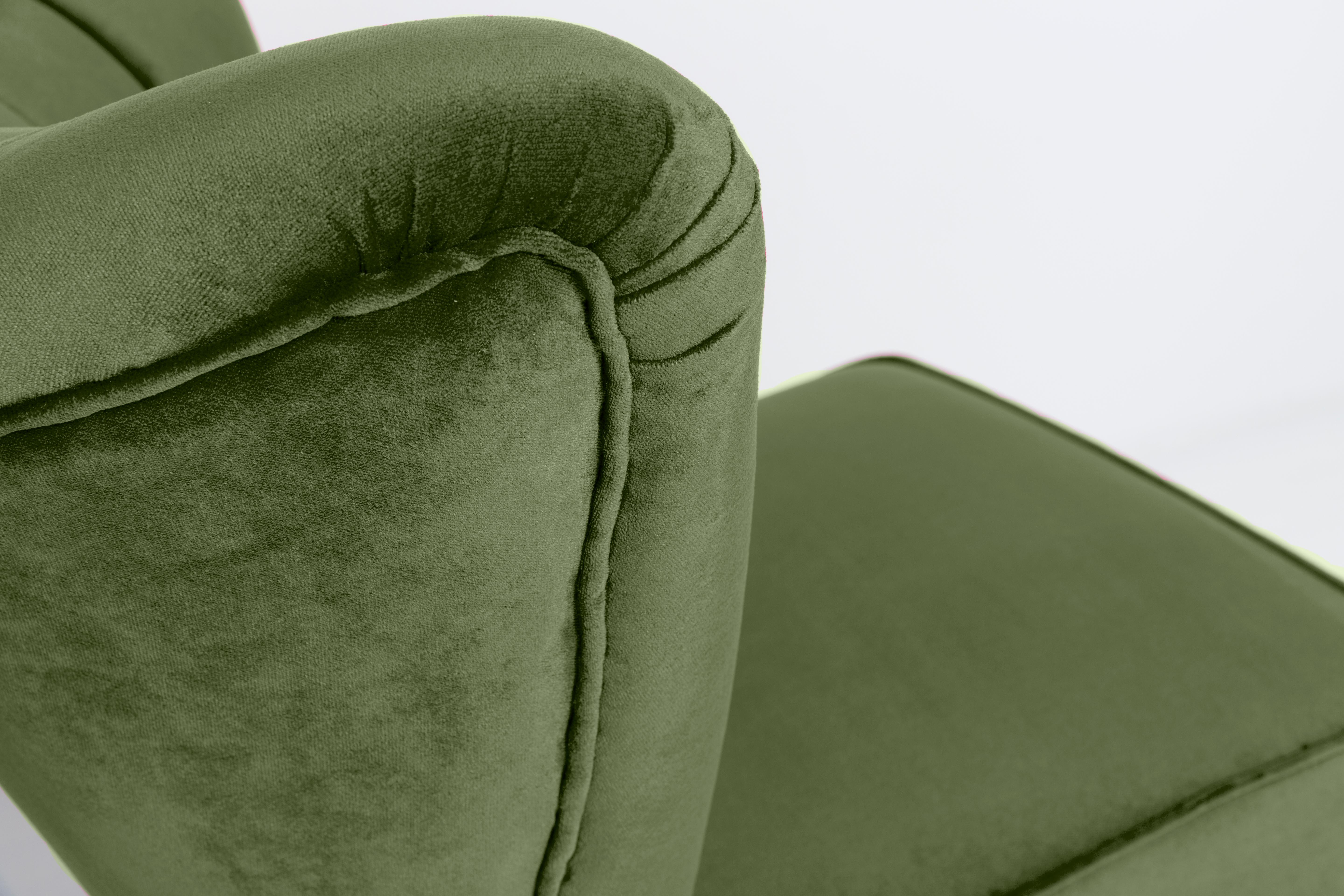 Midcentury Green Velvet Club Armchair, Europe, 1960s In Excellent Condition For Sale In 05-080 Hornowek, PL