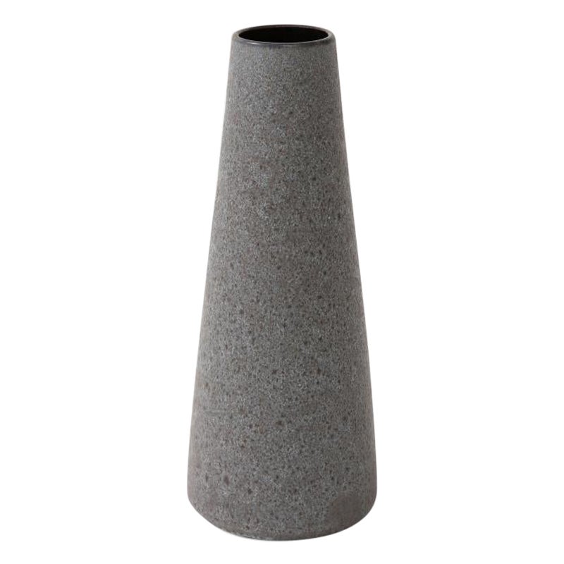 Vase cylindrique en lave émaillée gris et noir du milieu du siècle dernier en vente