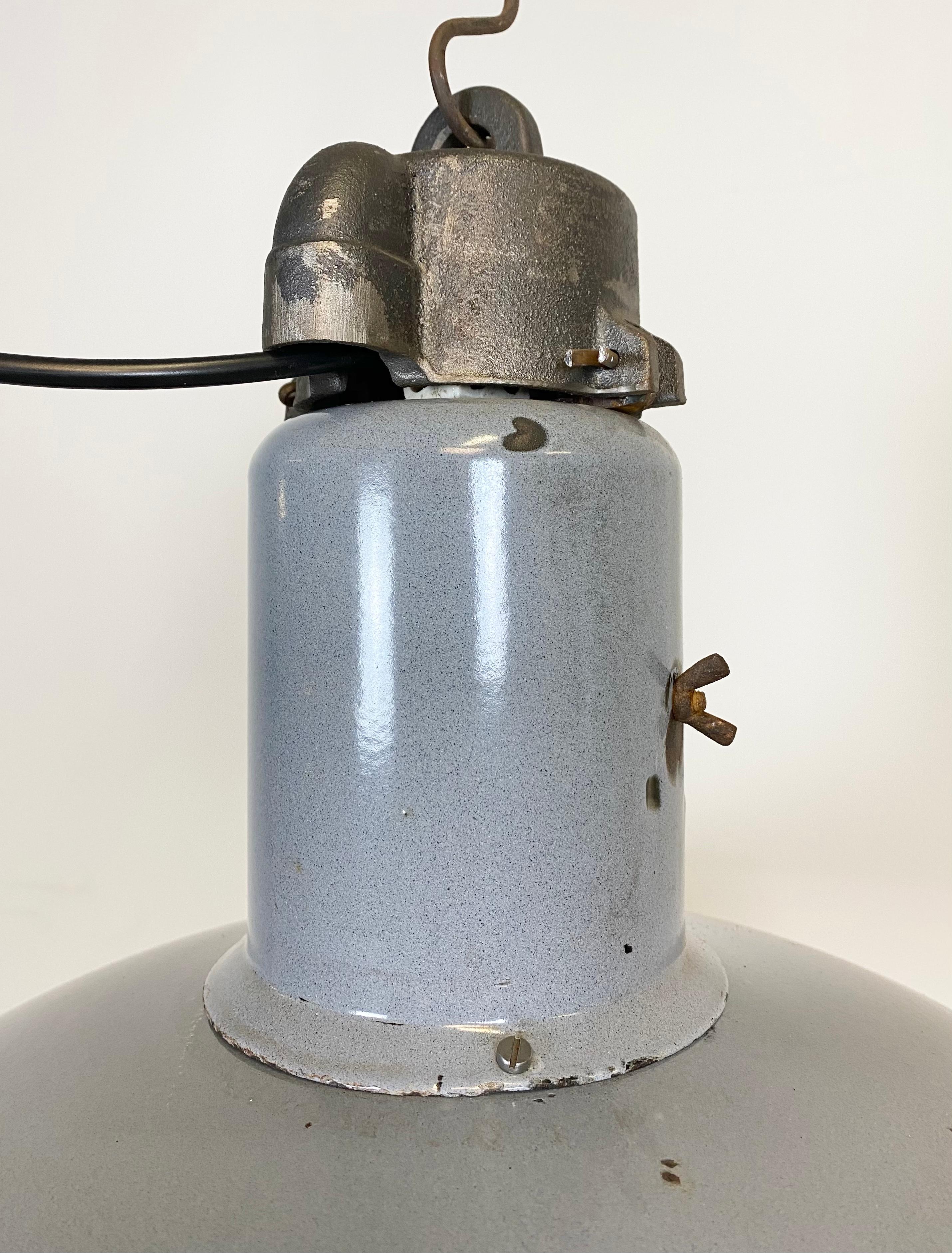 Midcentury Grey Enamel Industrial Ceiling Lamp, 1950s In Good Condition For Sale In Kojetice, CZ