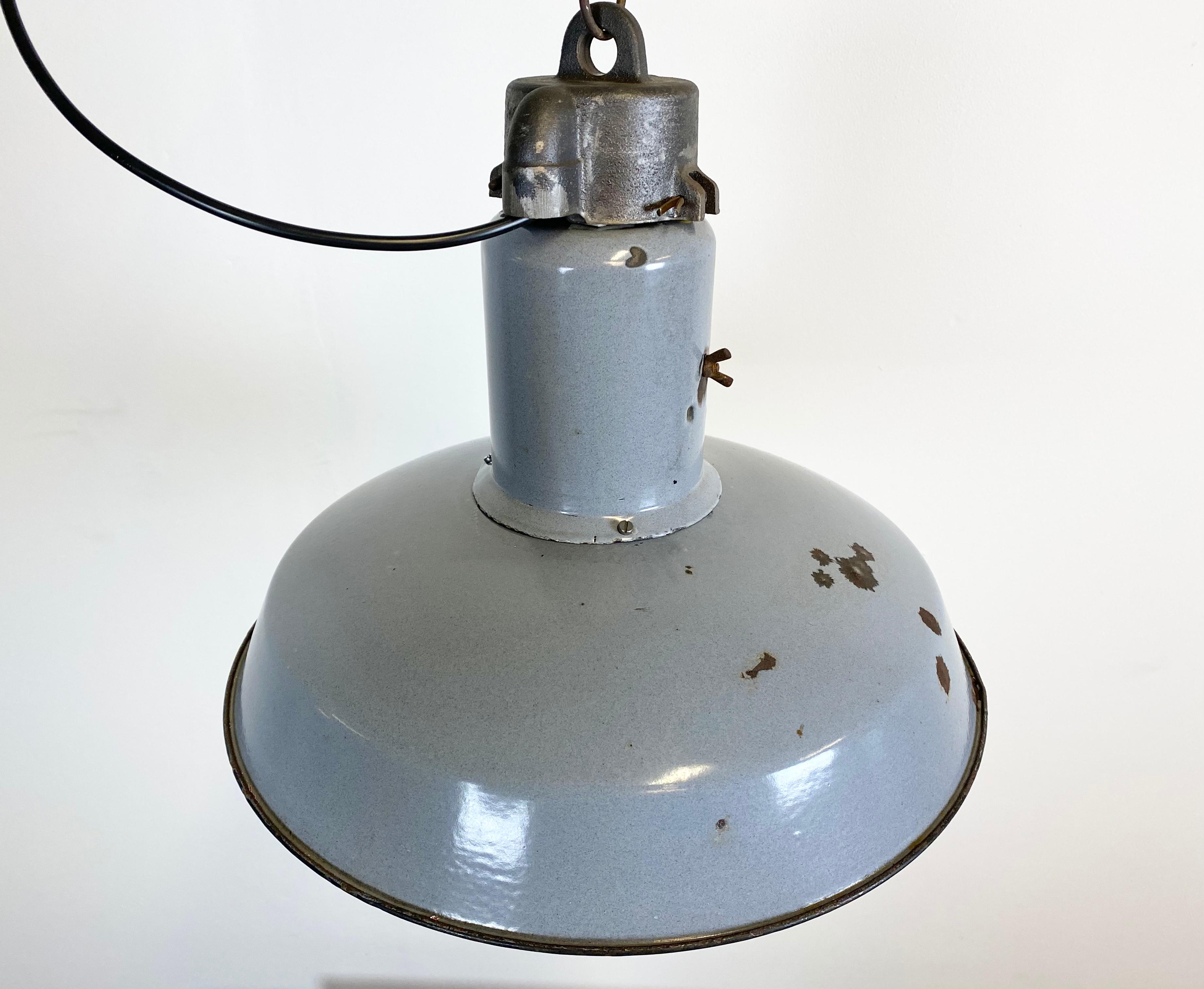 Midcentury Grey Enamel Industrial Ceiling Lamp, 1950s For Sale 2