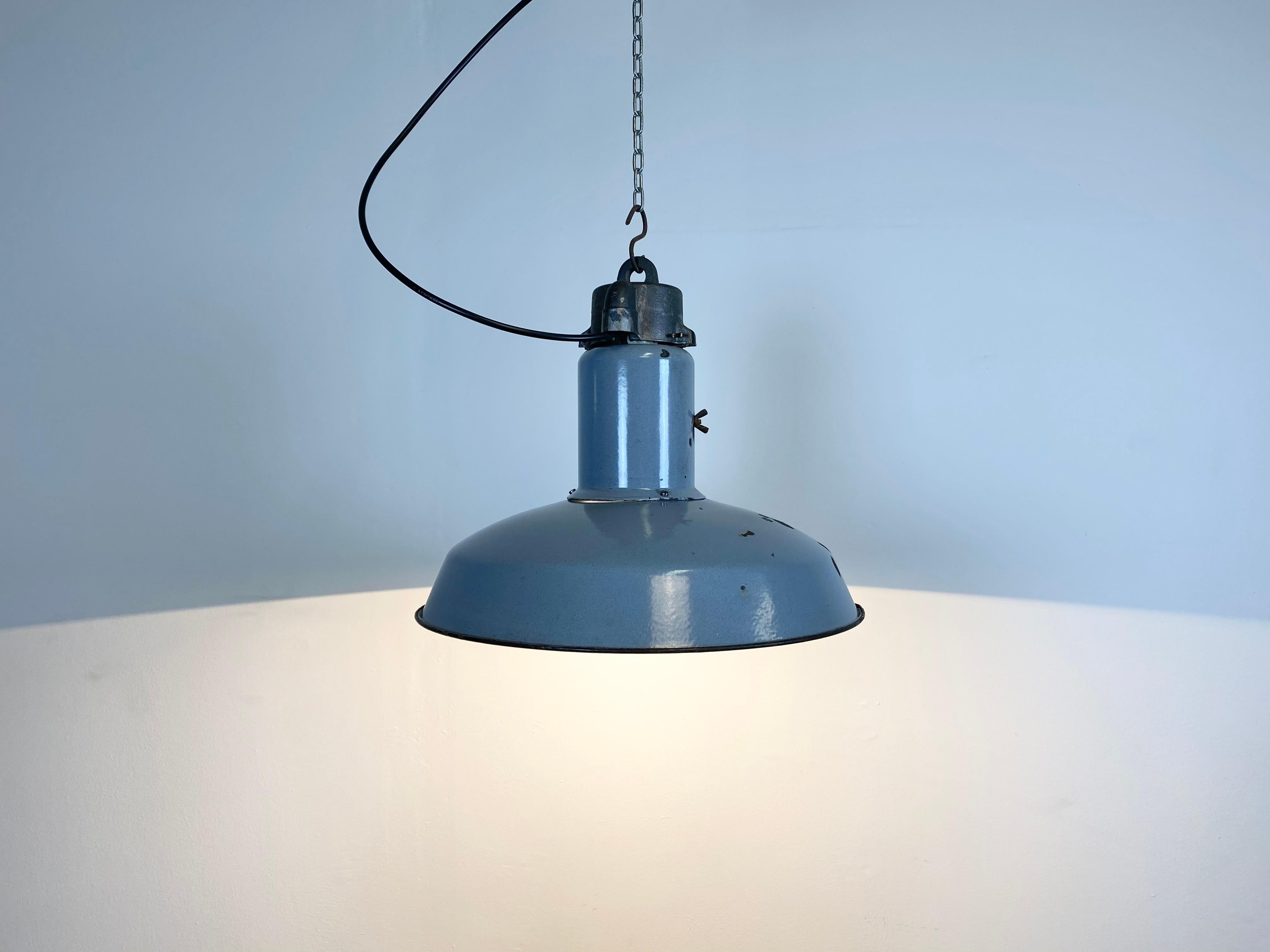 Midcentury Grey Enamel Industrial Ceiling Lamp, 1950s For Sale 3