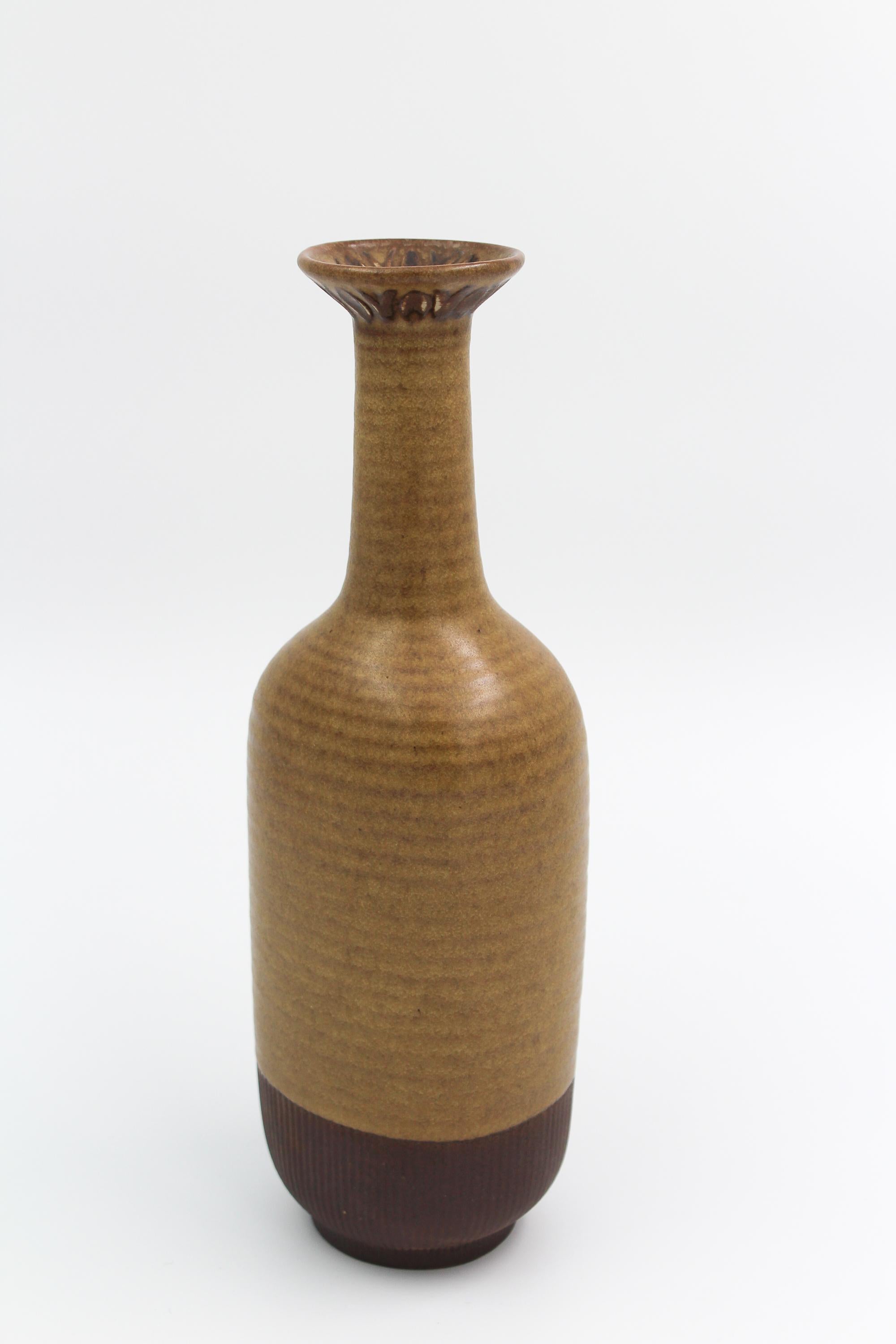 A large ceramic vase by Swedish designer Gunnar Nylund. Excellent vintage condition.