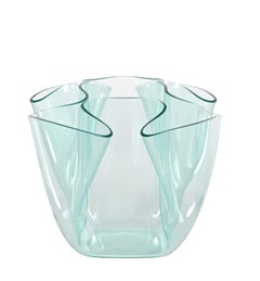 Midcentury Guzzini Clear Lucite Italian "Napkin" Centerpiece Bowl, 1980s