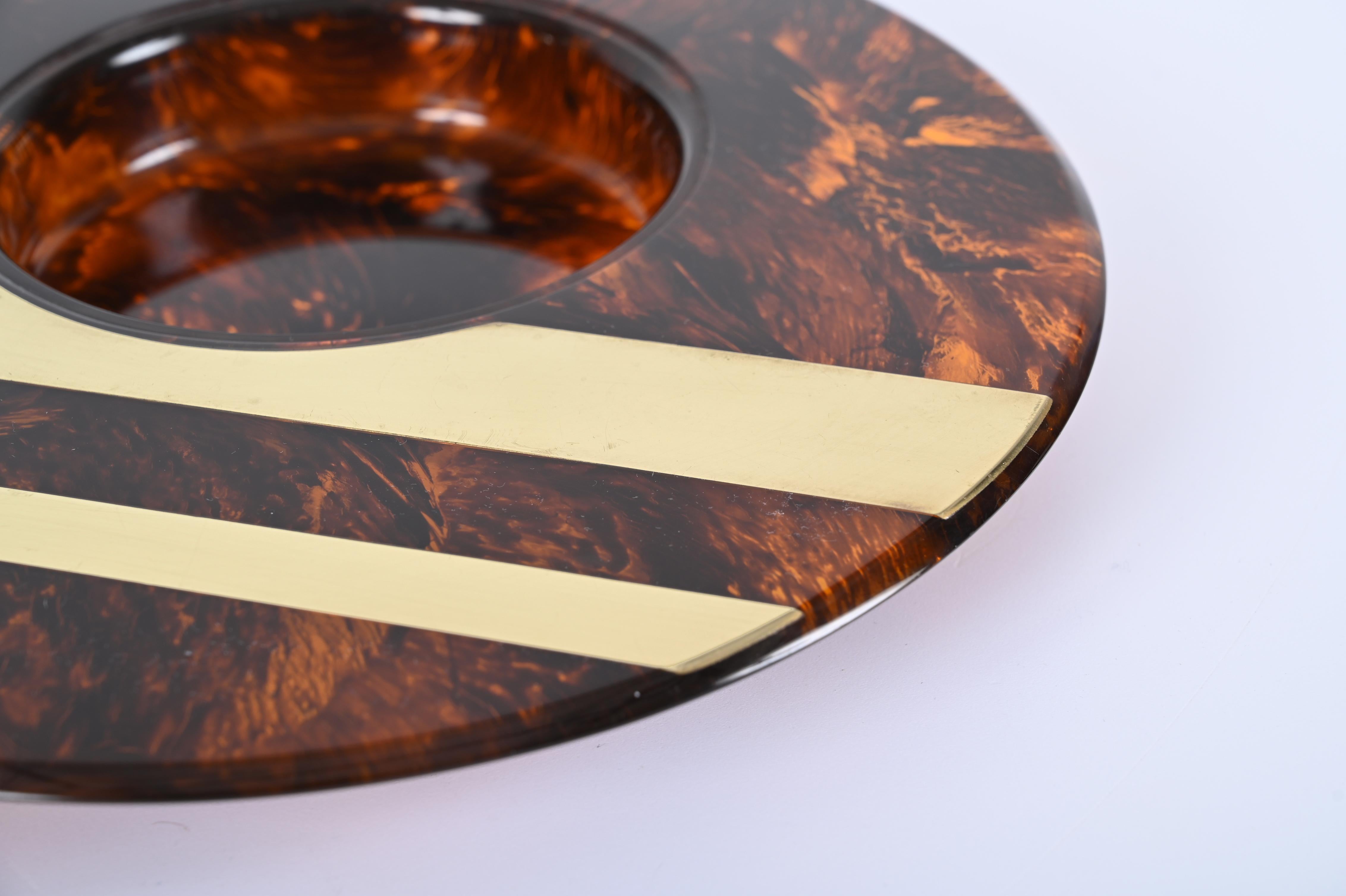 Midcentury Guzzini Tortoiseshell Effect Lucite and Brass Vide-Poche, Italy 1970s For Sale 3