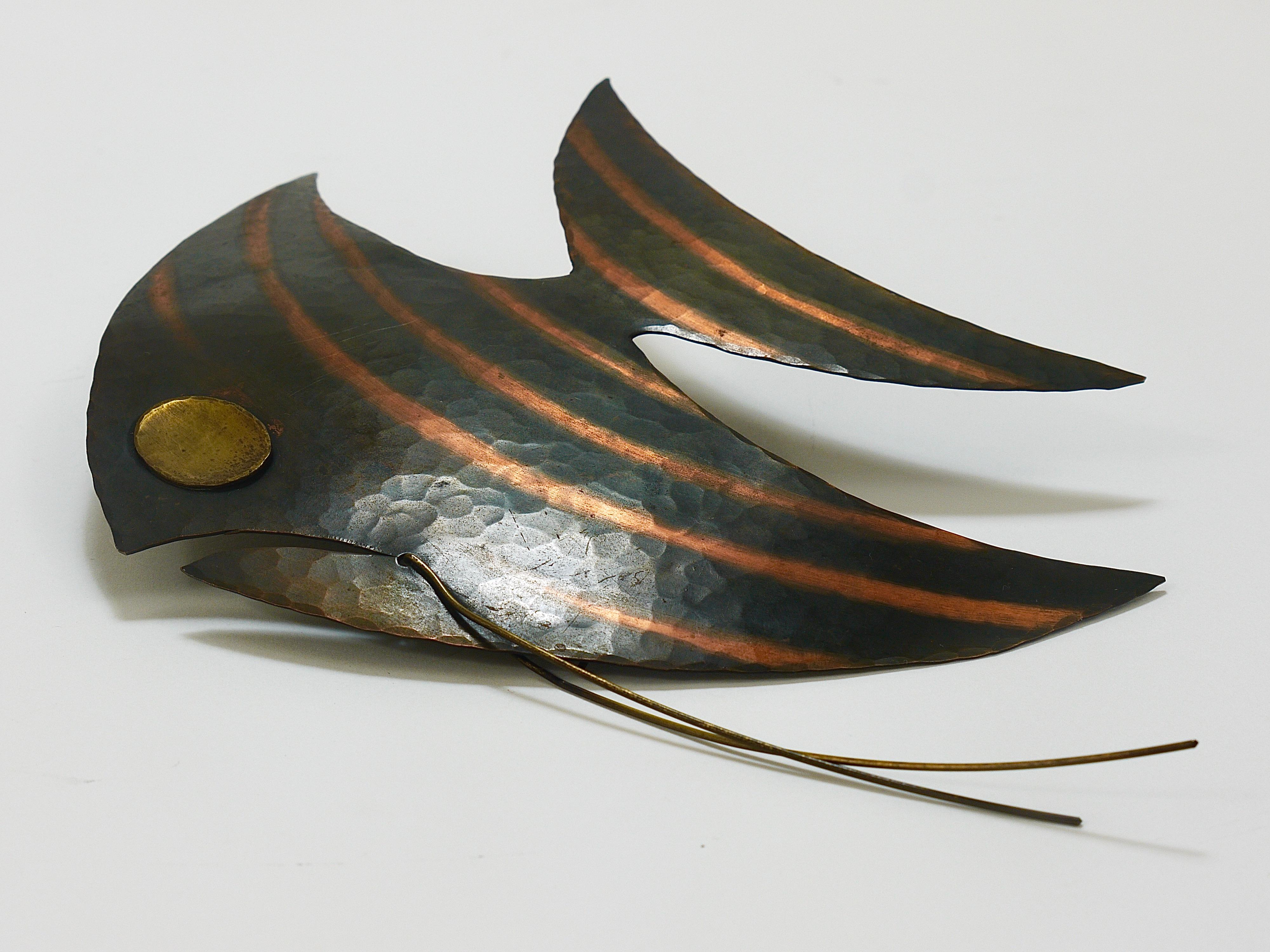 Midcentury Hammered Angel Fish Wall Plaque Sculpture, Copper, Austria, 1950s For Sale 4