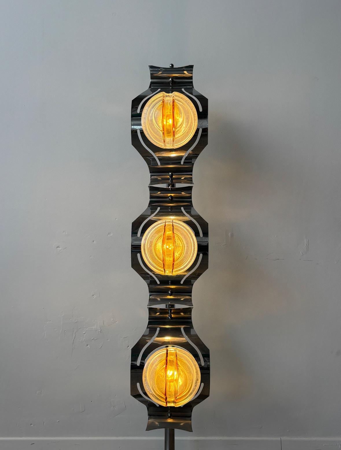 Lampadaire du milieu du siècle en verre soufflé et chrome, 1970 Italie Bon état - En vente à Tel Aviv-Yafo, Tel Aviv District