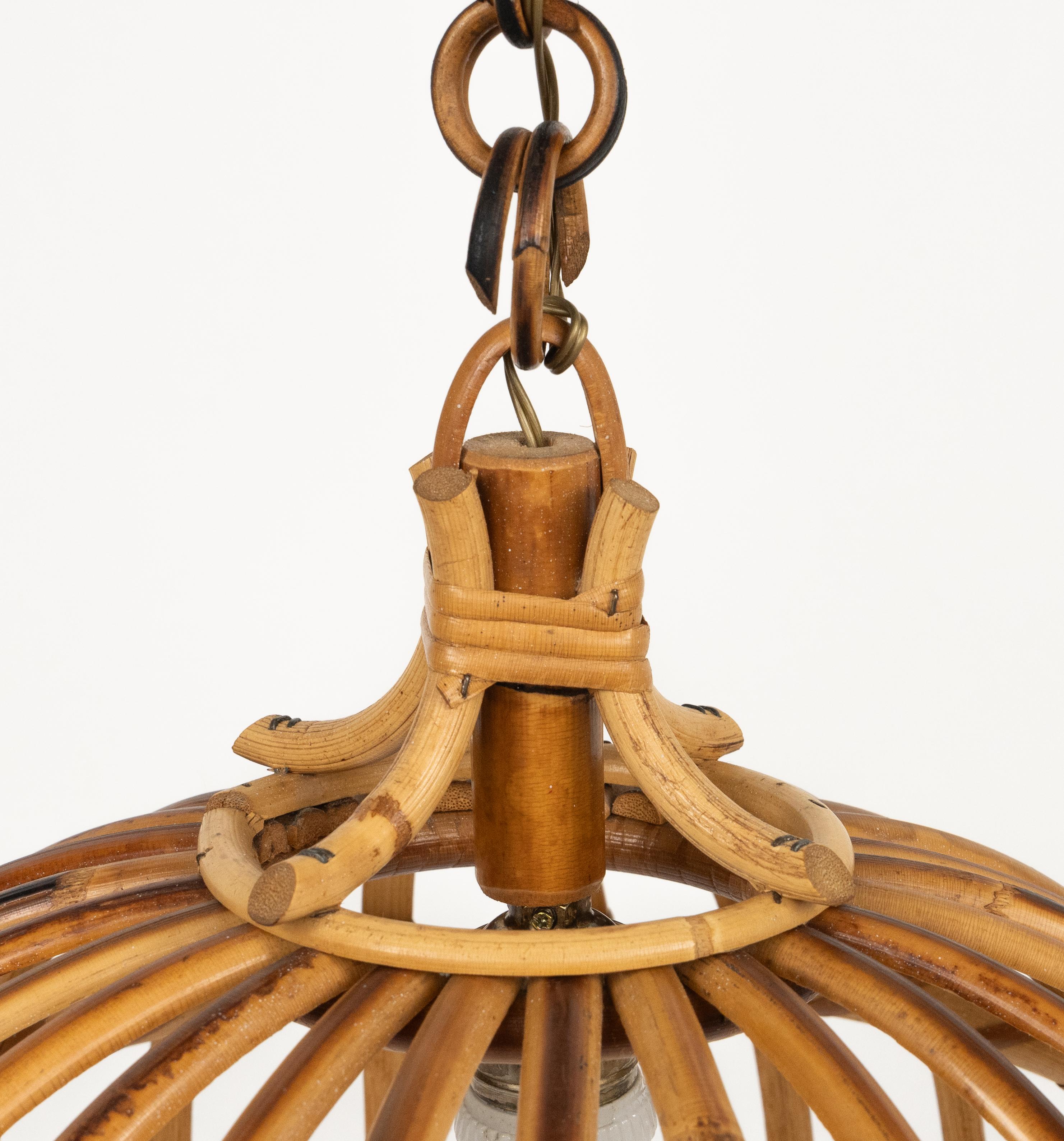 Midcentury Hand-Crafted Rattan and Bamboo Chandelier Pendant, Italy 1970s For Sale 4