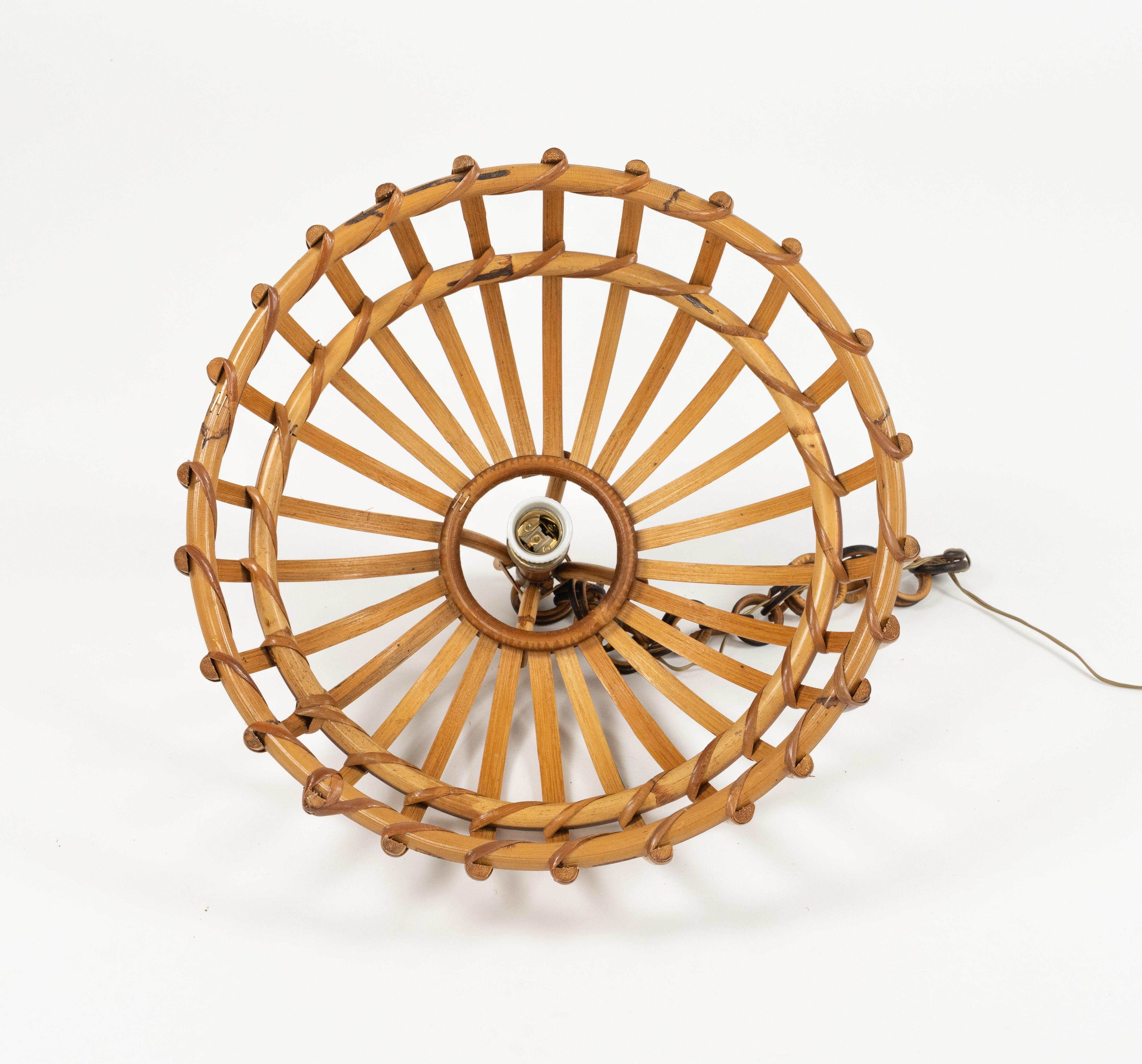 Midcentury Hand-Crafted Rattan and Bamboo Chandelier Pendant, Italy 1970s For Sale 6