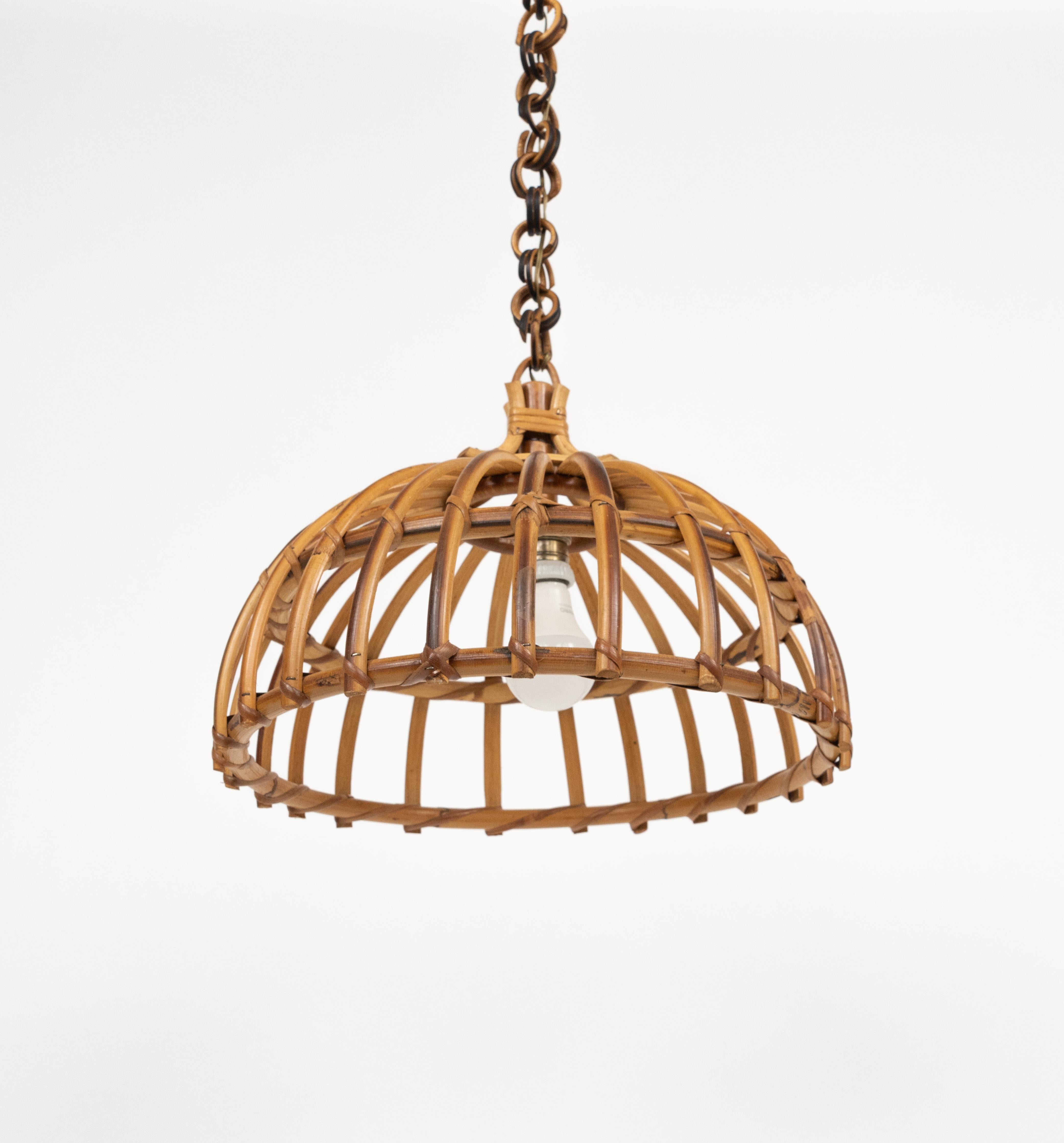 Italian Midcentury Hand-Crafted Rattan and Bamboo Chandelier Pendant, Italy 1970s For Sale