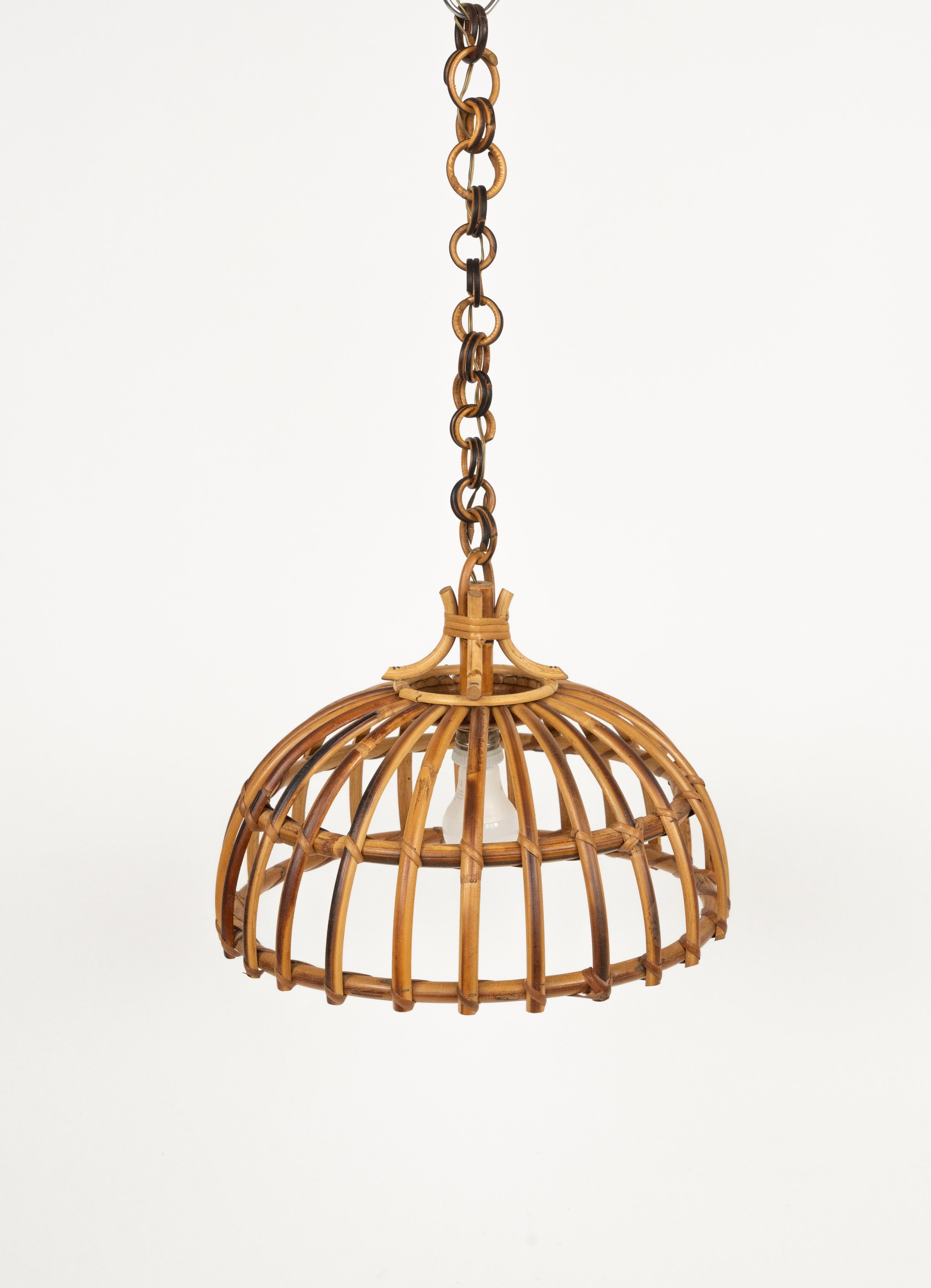 Late 20th Century Midcentury Hand-Crafted Rattan and Bamboo Chandelier Pendant, Italy 1970s For Sale