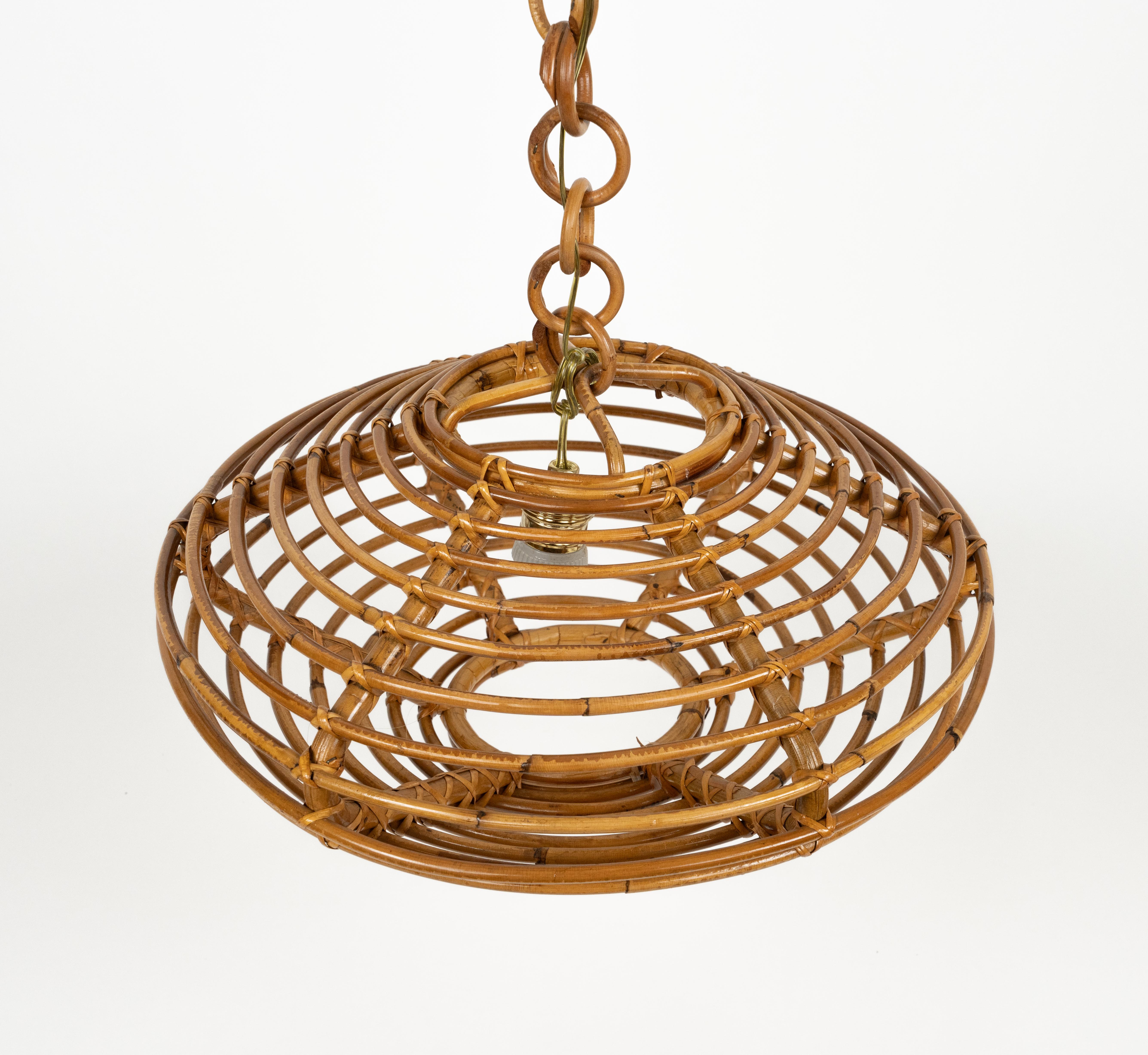 Handgefertigter Rattan-Kronleuchter im Louis Sognot-Stil aus der Mitte des Jahrhunderts, Italien 1960er Jahre im Angebot 5