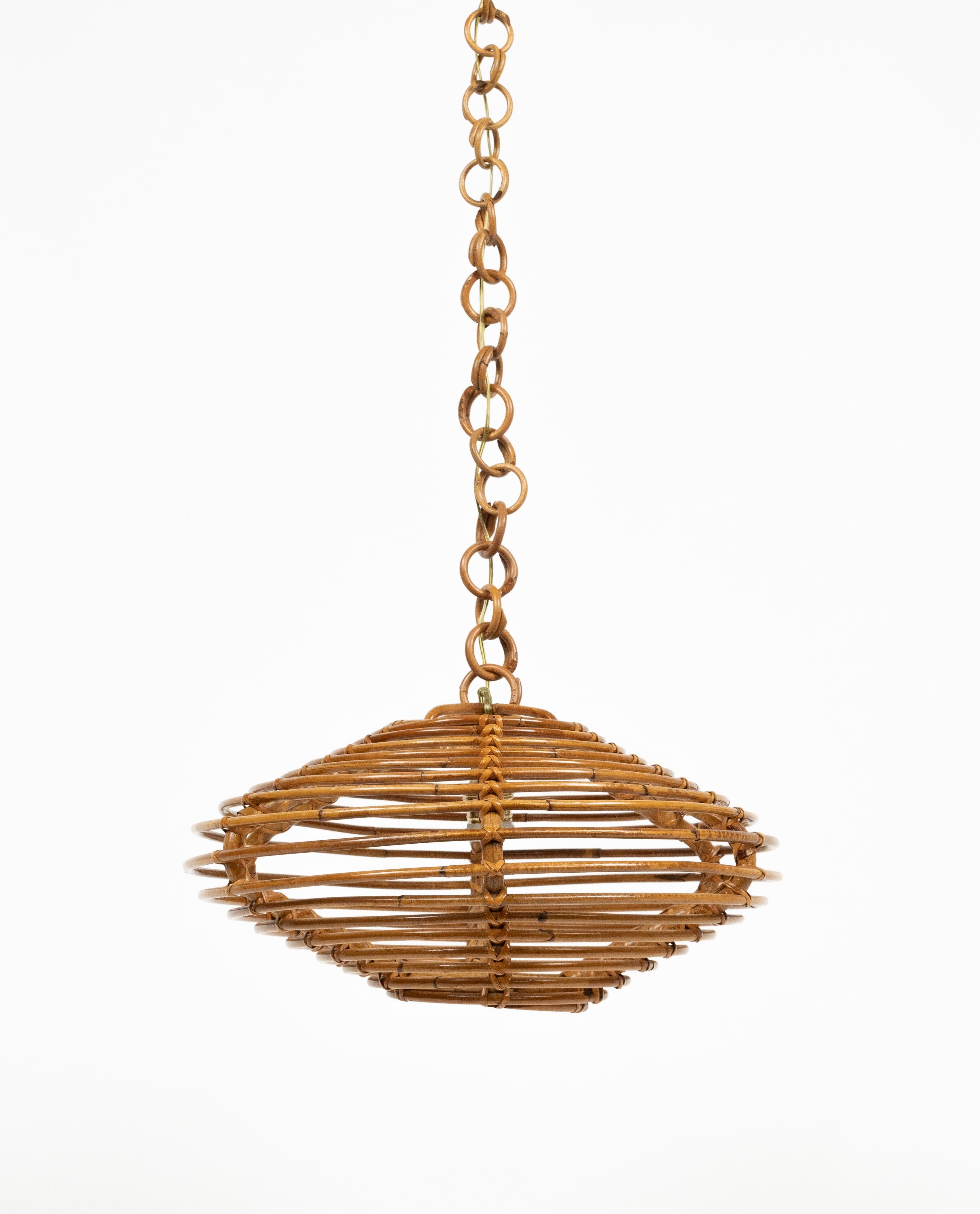 Handgefertigter Rattan-Kronleuchter im Louis Sognot-Stil aus der Mitte des Jahrhunderts, Italien 1960er Jahre im Angebot 2