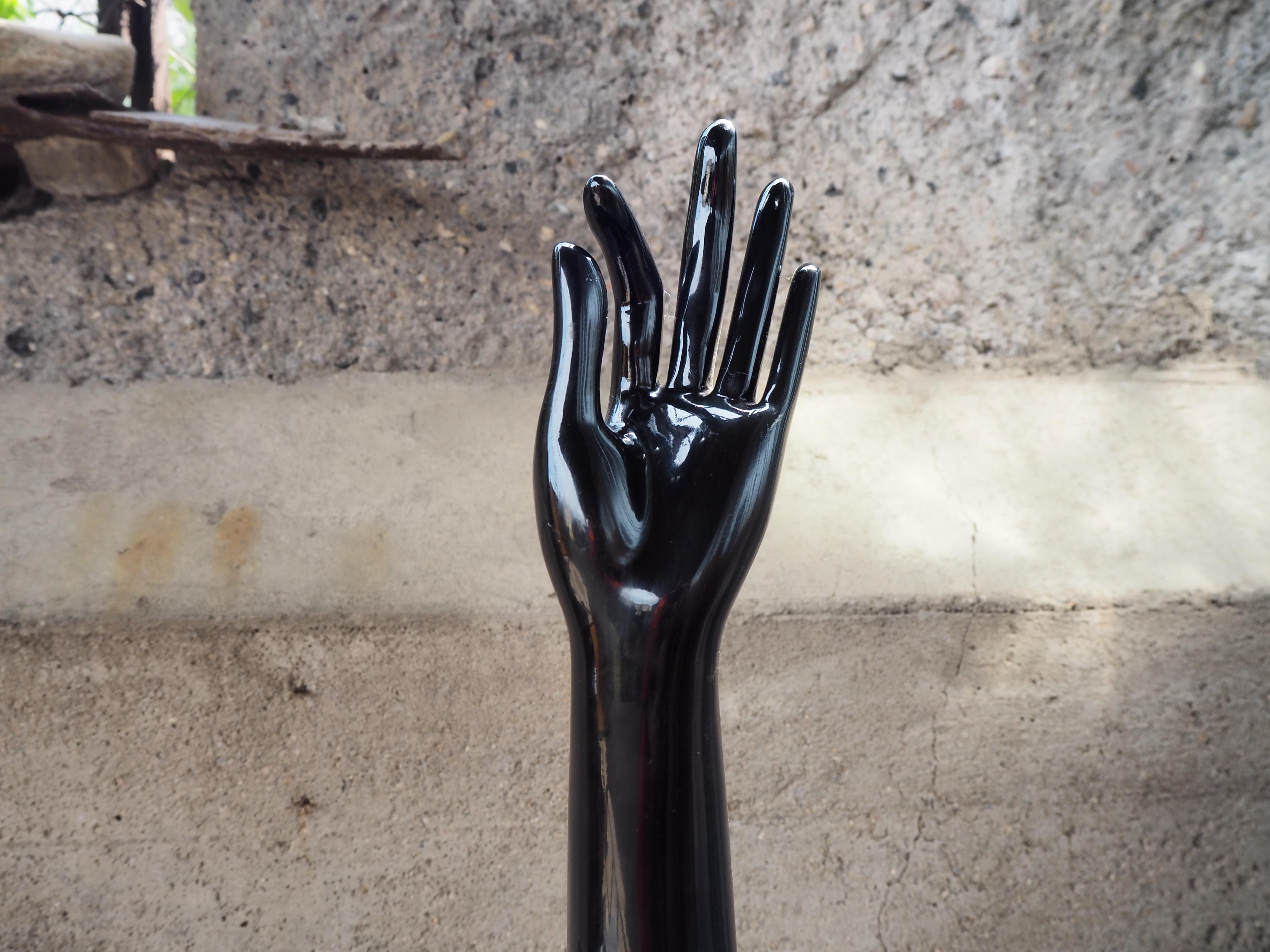 Midcentury Hand, Schmuckhalter, Europa, 1960er Jahre im Angebot 3