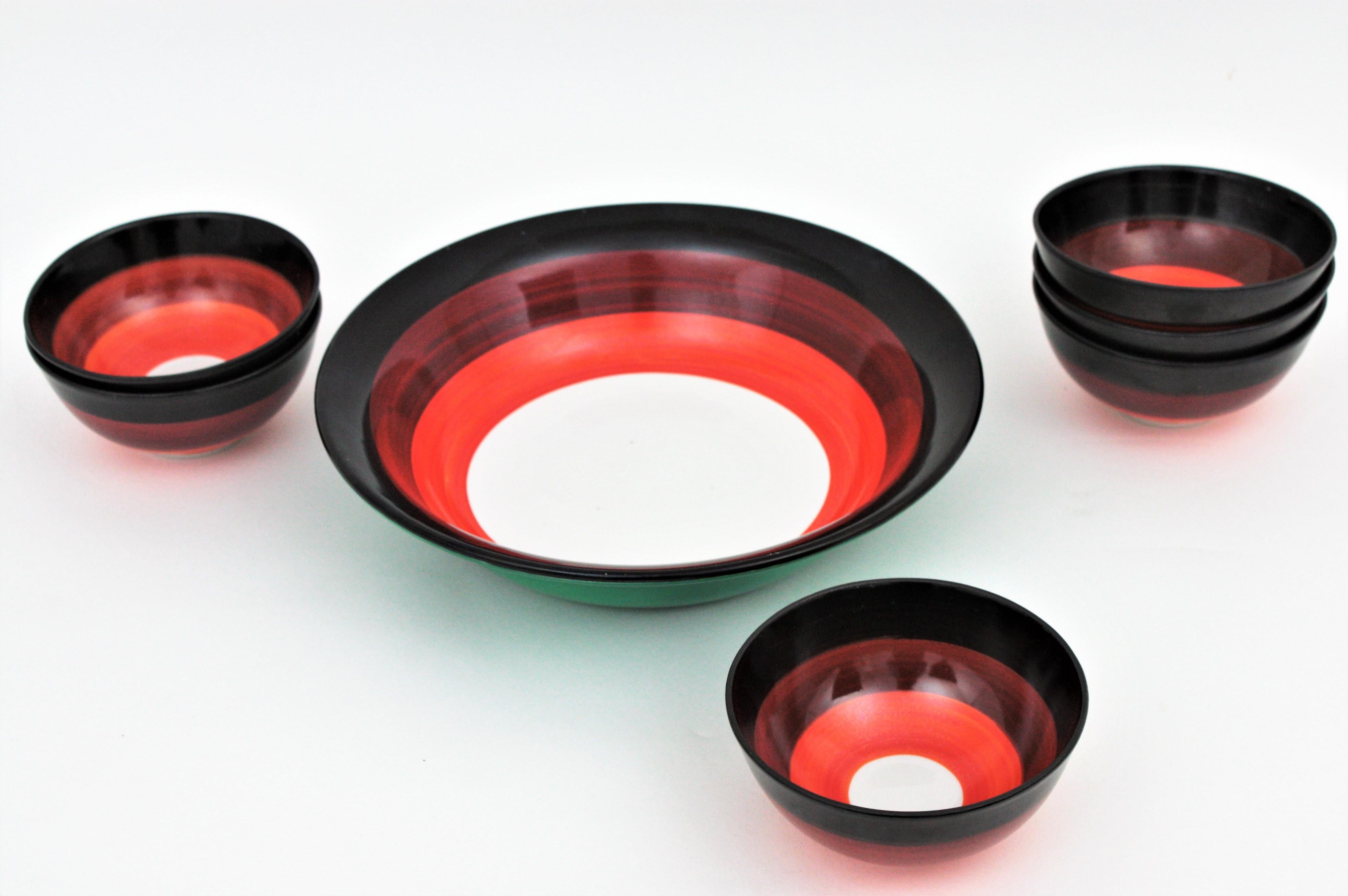 Midcentury Hand Painted Ceramic Set of Bowls / Dessert Serving Set For Sale 3