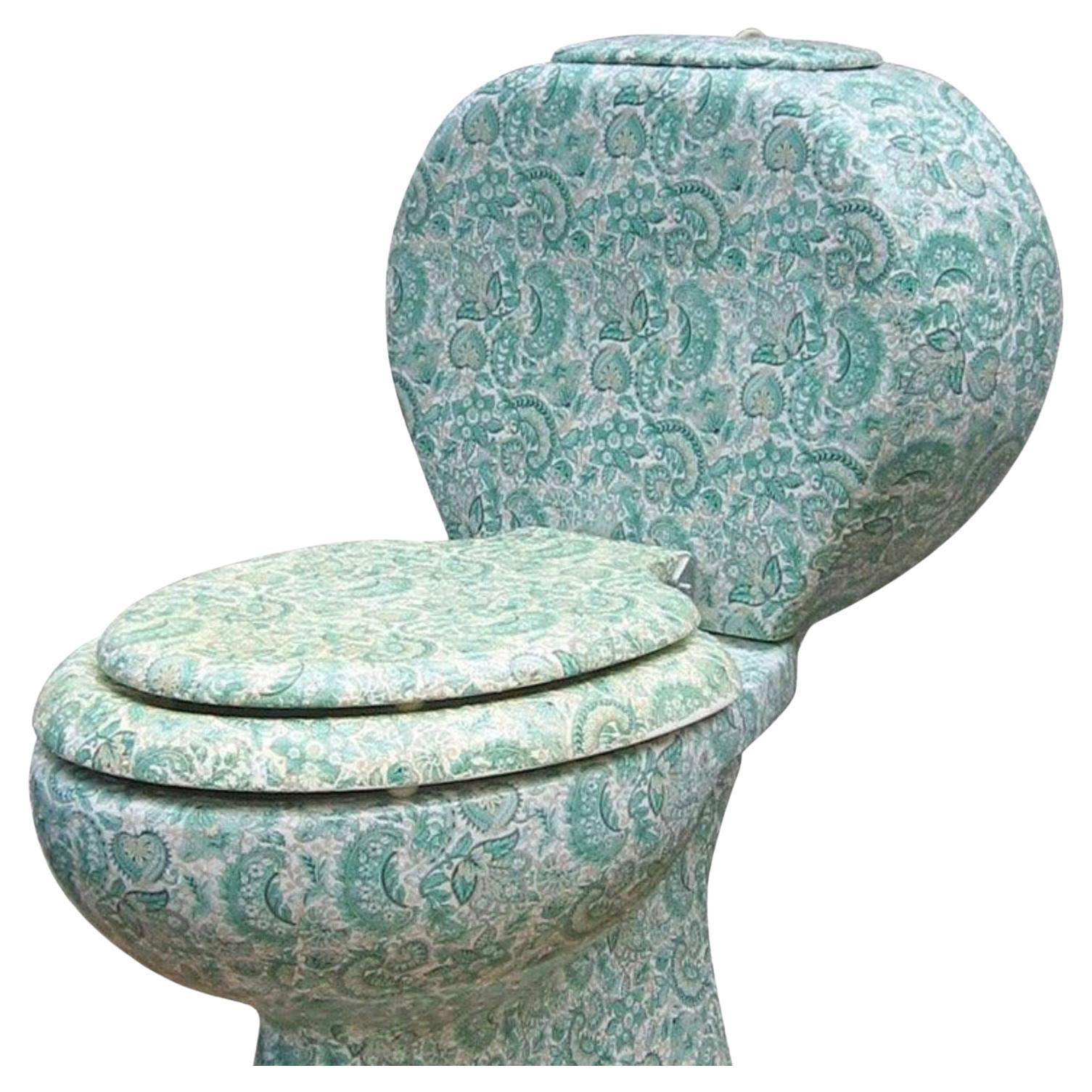 Midcentury hand painted Richard Ginori porcelain commode, toilet, water closet. Fabulous custom green paisley hand painted porcelain, 1960s, made in Italy. Measures: 18