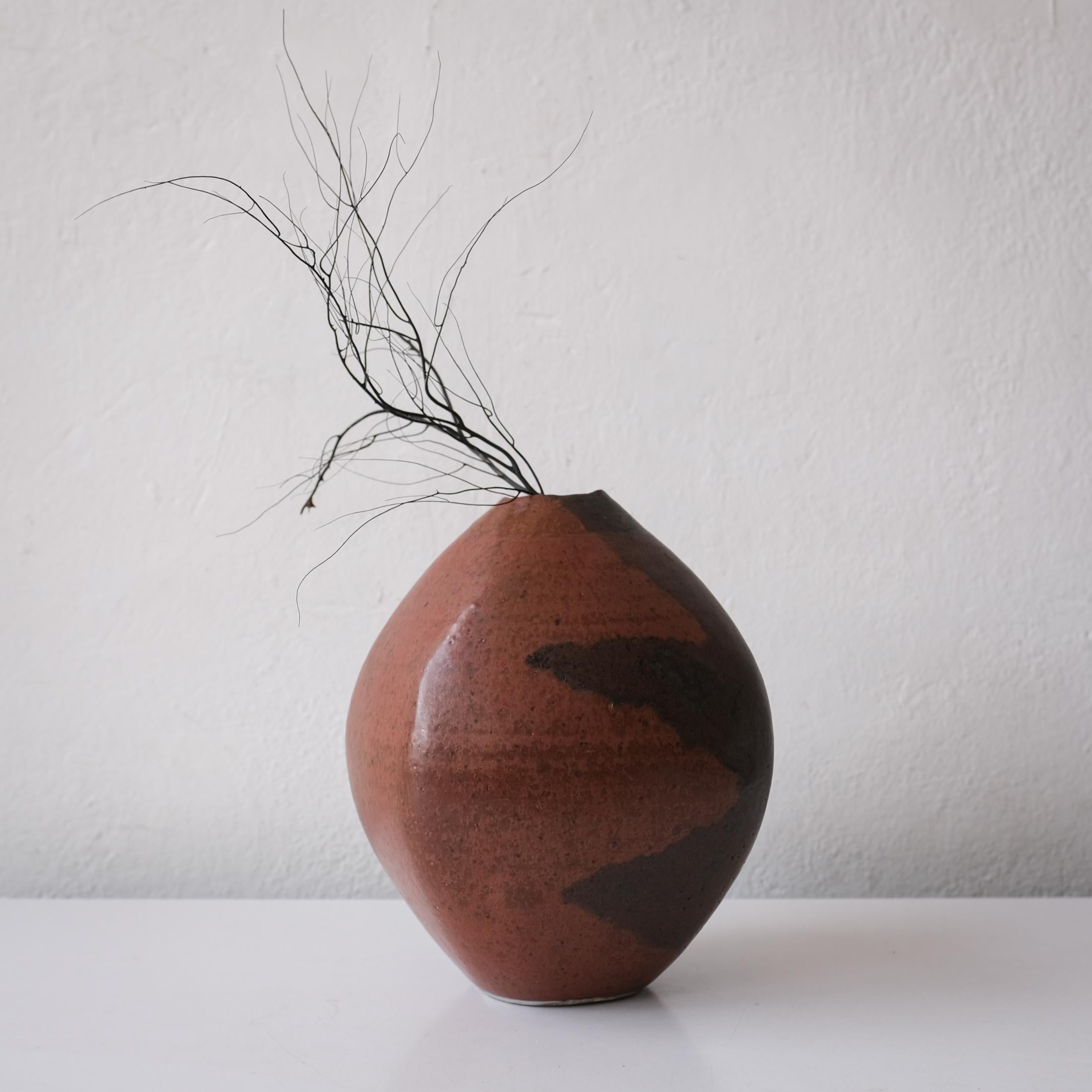 1960s studio Ikebana vase. Fantastic abstract glaze design. Expertly crafted from stoneware.