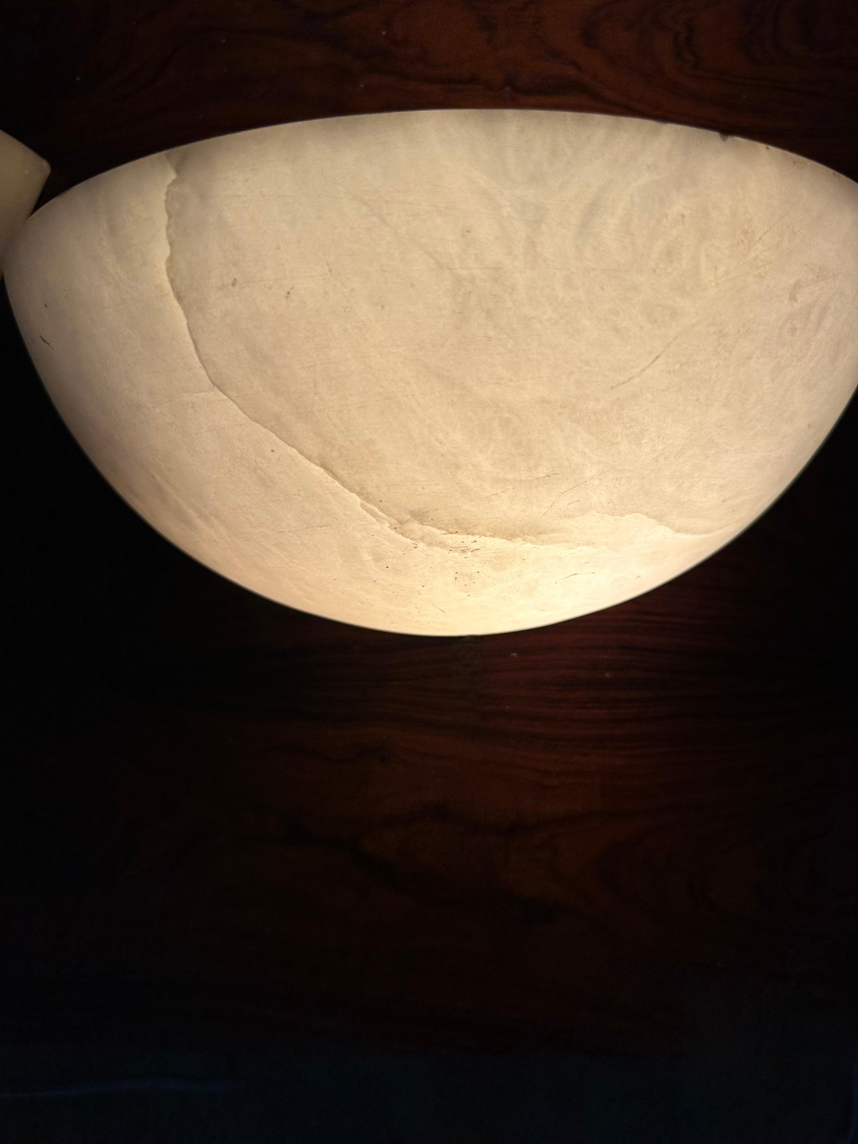 Coppia di lampade da parete in alabastro in stile Art Déco del Midcentury, realizzate a mano in vendita 6