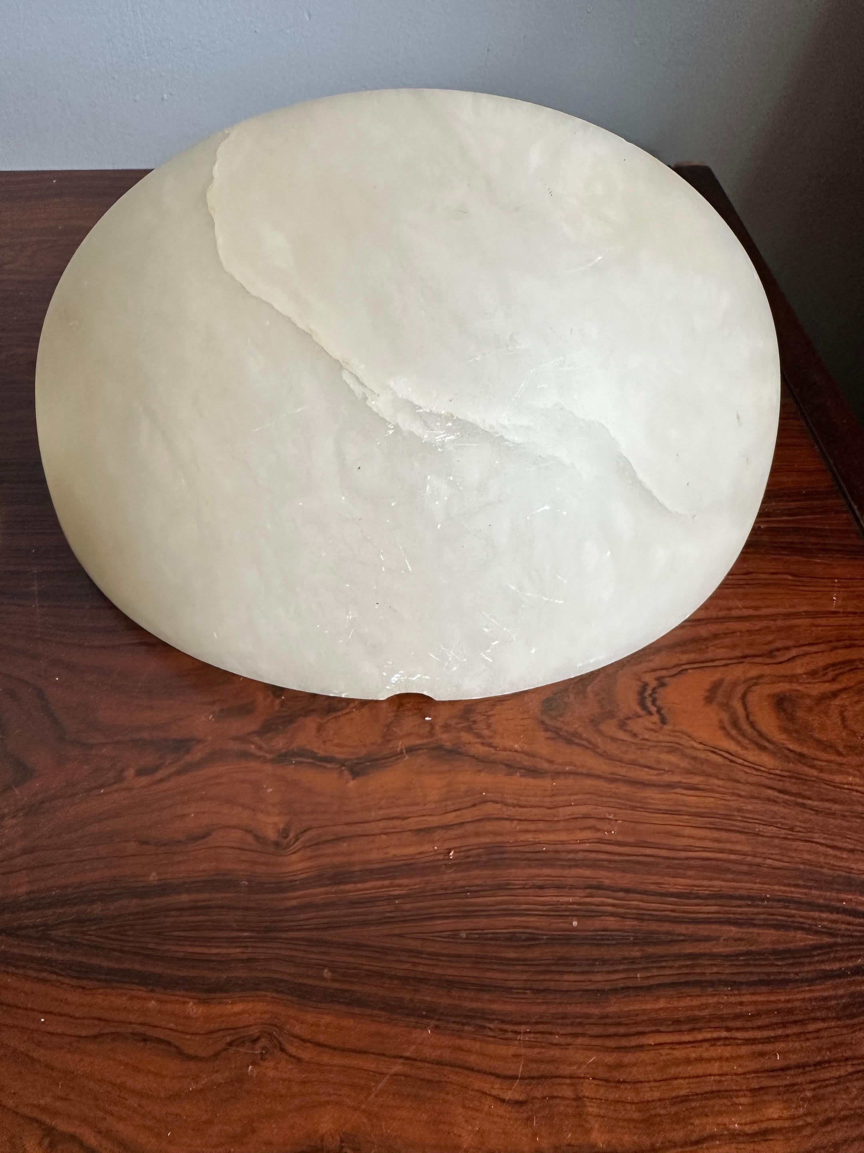 Coppia di lampade da parete in alabastro in stile Art Déco del Midcentury, realizzate a mano In condizioni ottime in vendita a Lisse, NL