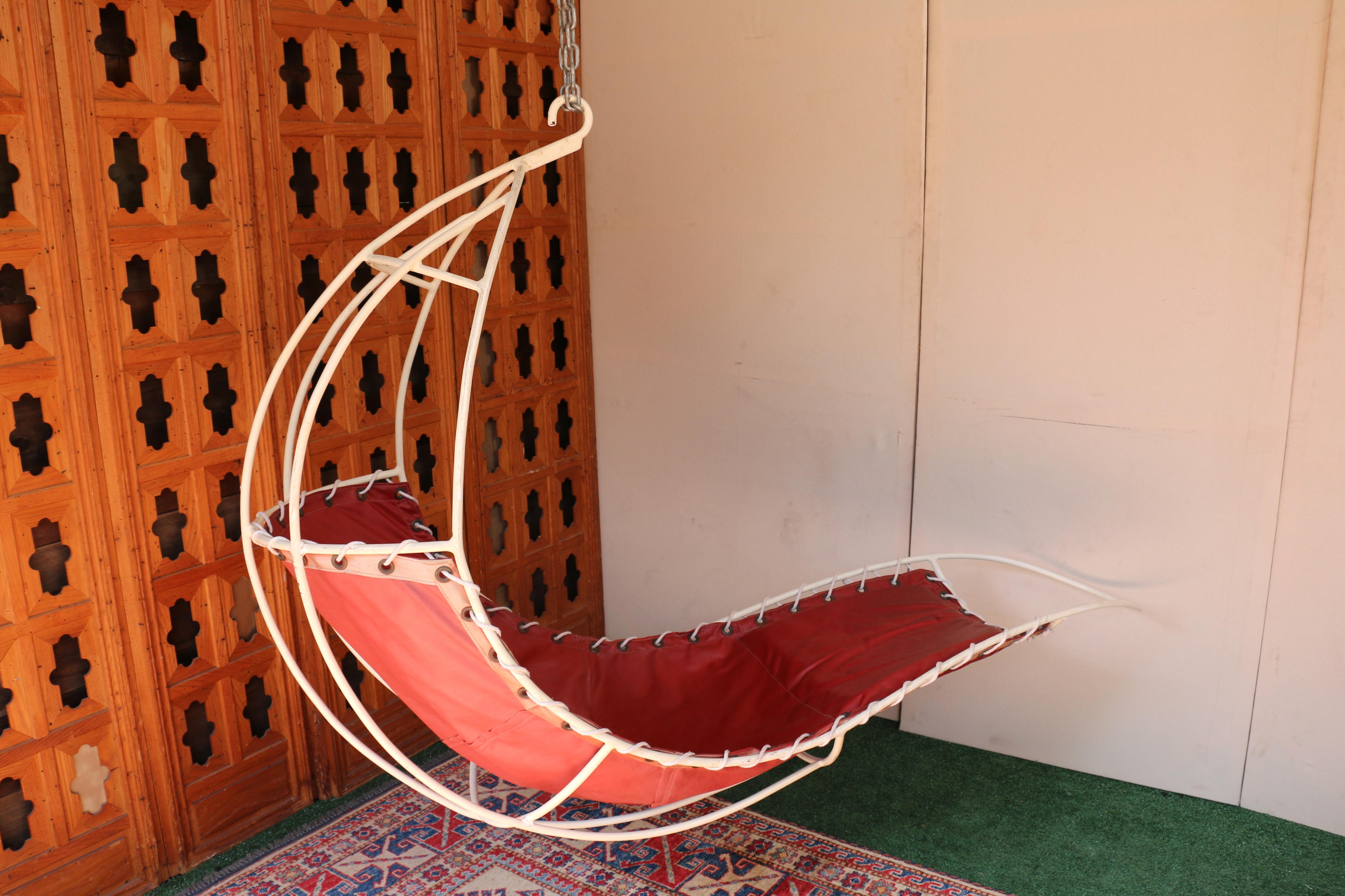 Anglais Chaise à feuilles suspendue du milieu du siècle par Rupert Oliver en vente