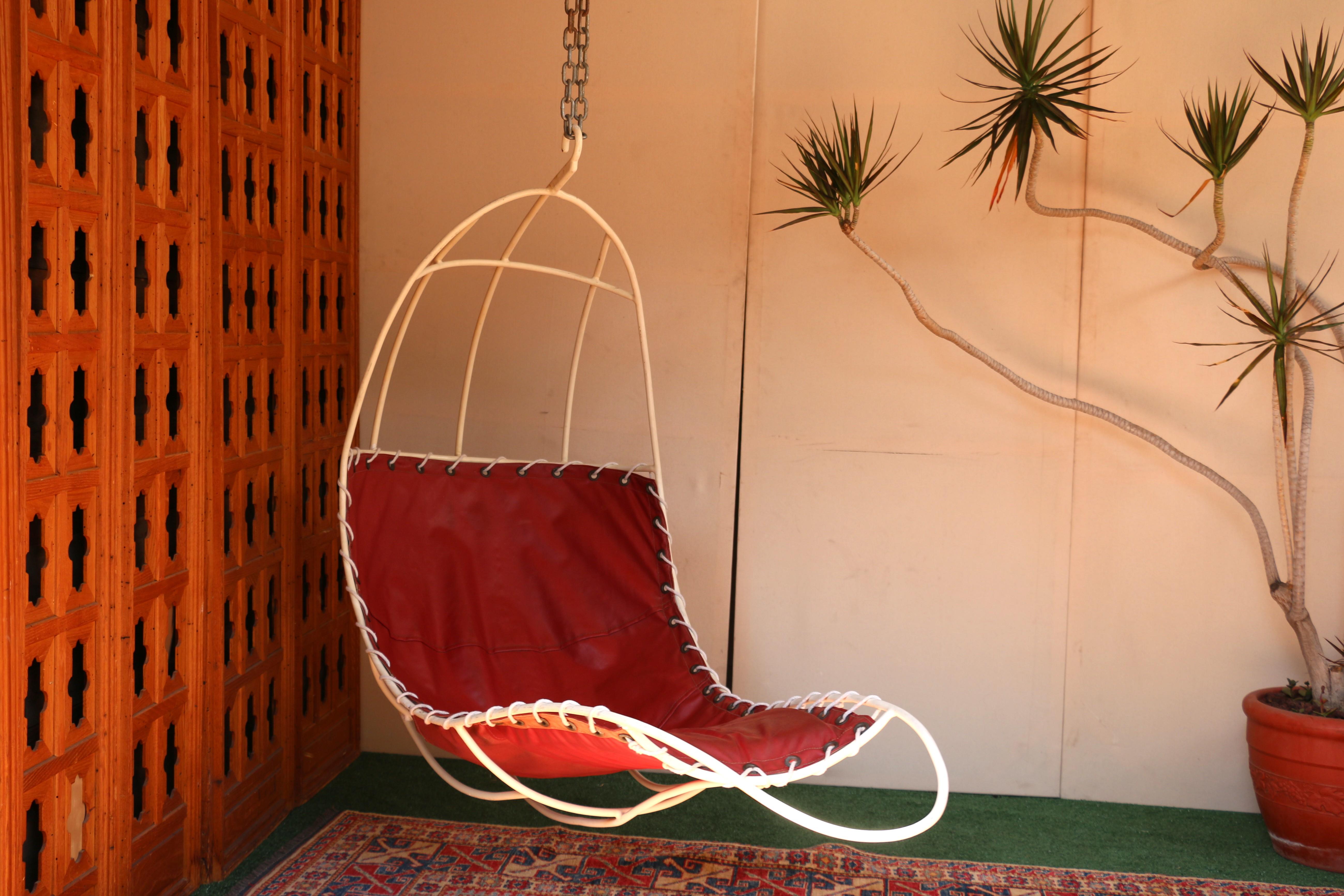 Milieu du XXe siècle Chaise à feuilles suspendue du milieu du siècle par Rupert Oliver en vente