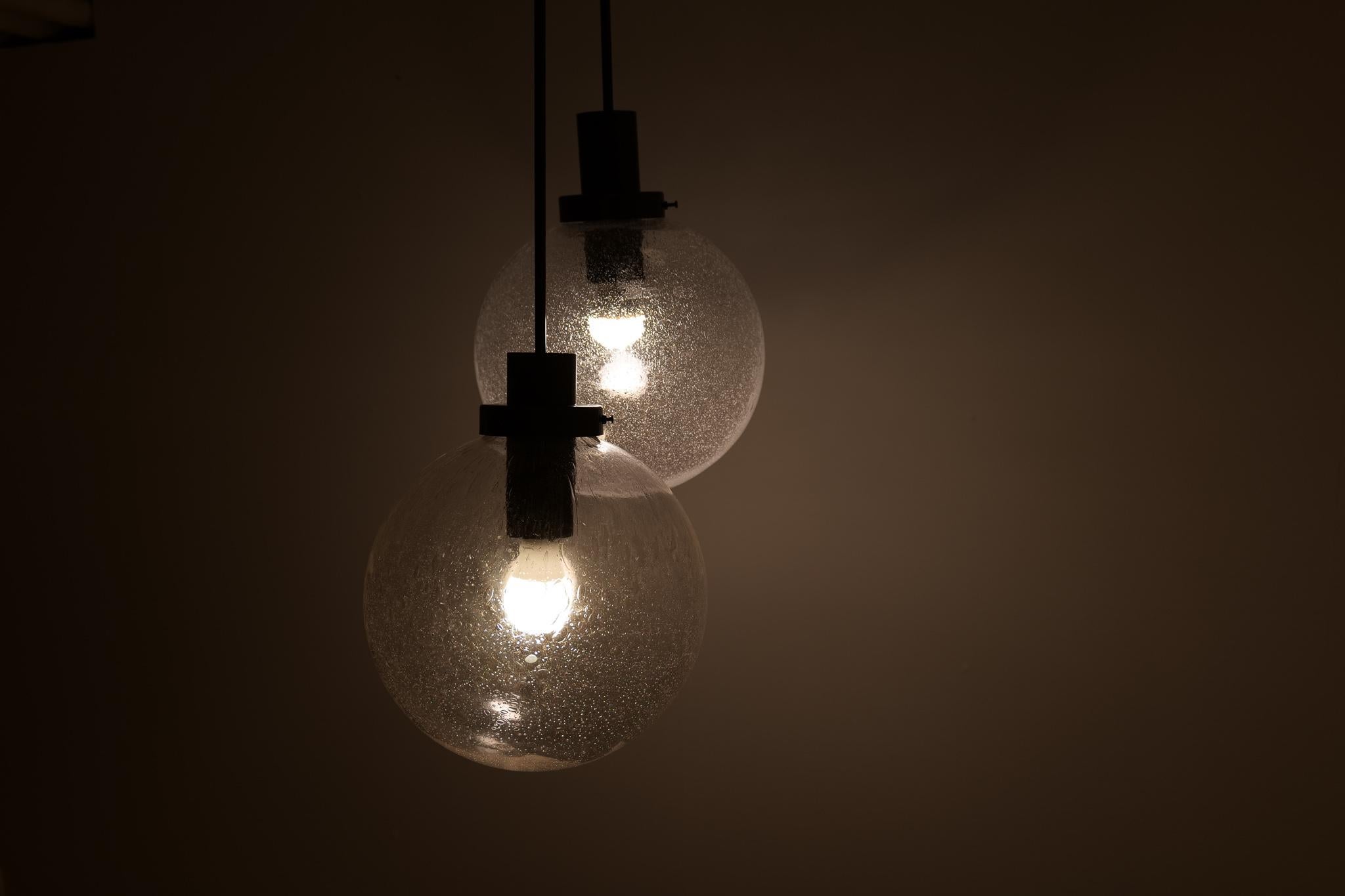 Lampada a sospensione di metà secolo di Hans-Agne Jakobsson, Svezia, anni '60 in vendita 3
