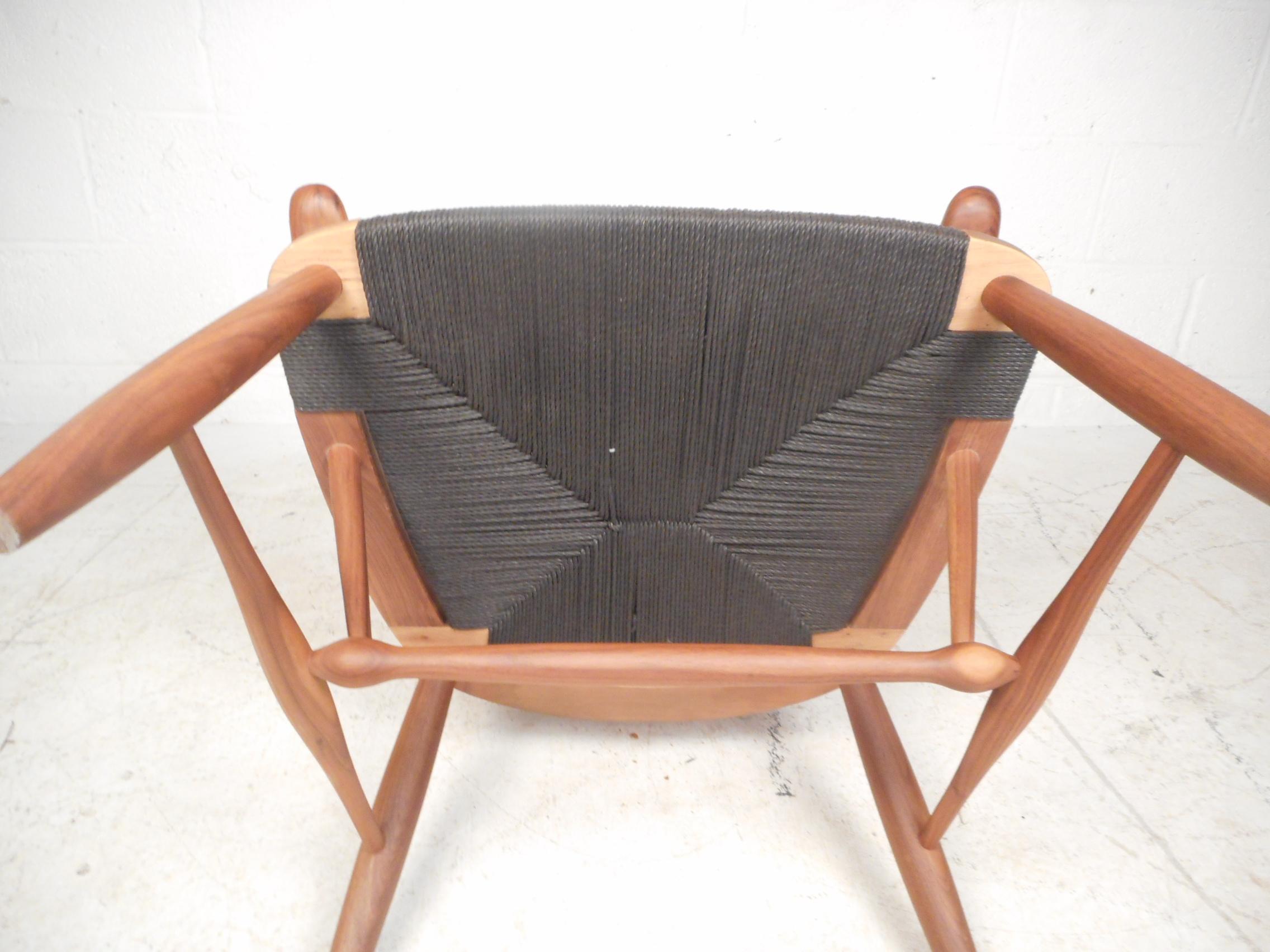 Midcentury Hans Wegner Style Peacock Chair 6