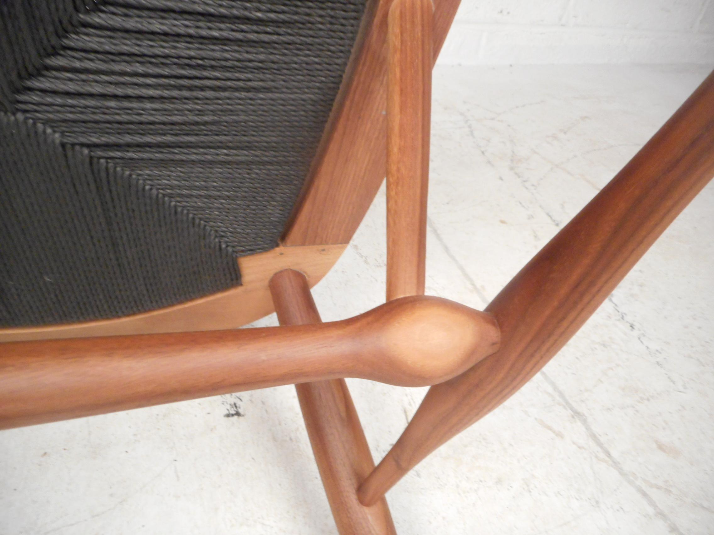 Midcentury Hans Wegner Style Peacock Chair 7