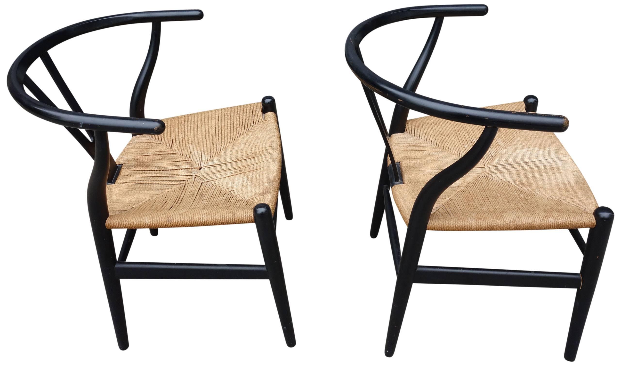 Midcentury Hans Wegner Wishbone Chairs In Good Condition In BROOKLYN, NY