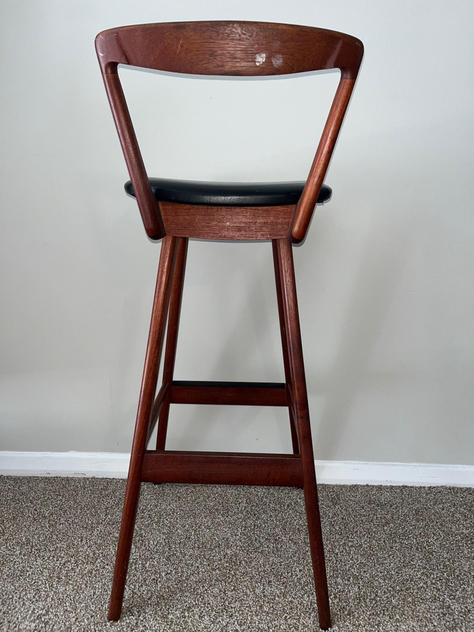 Teck Tabouret de bar en teck Henry Rosengren Hansen, milieu de siècle en vente