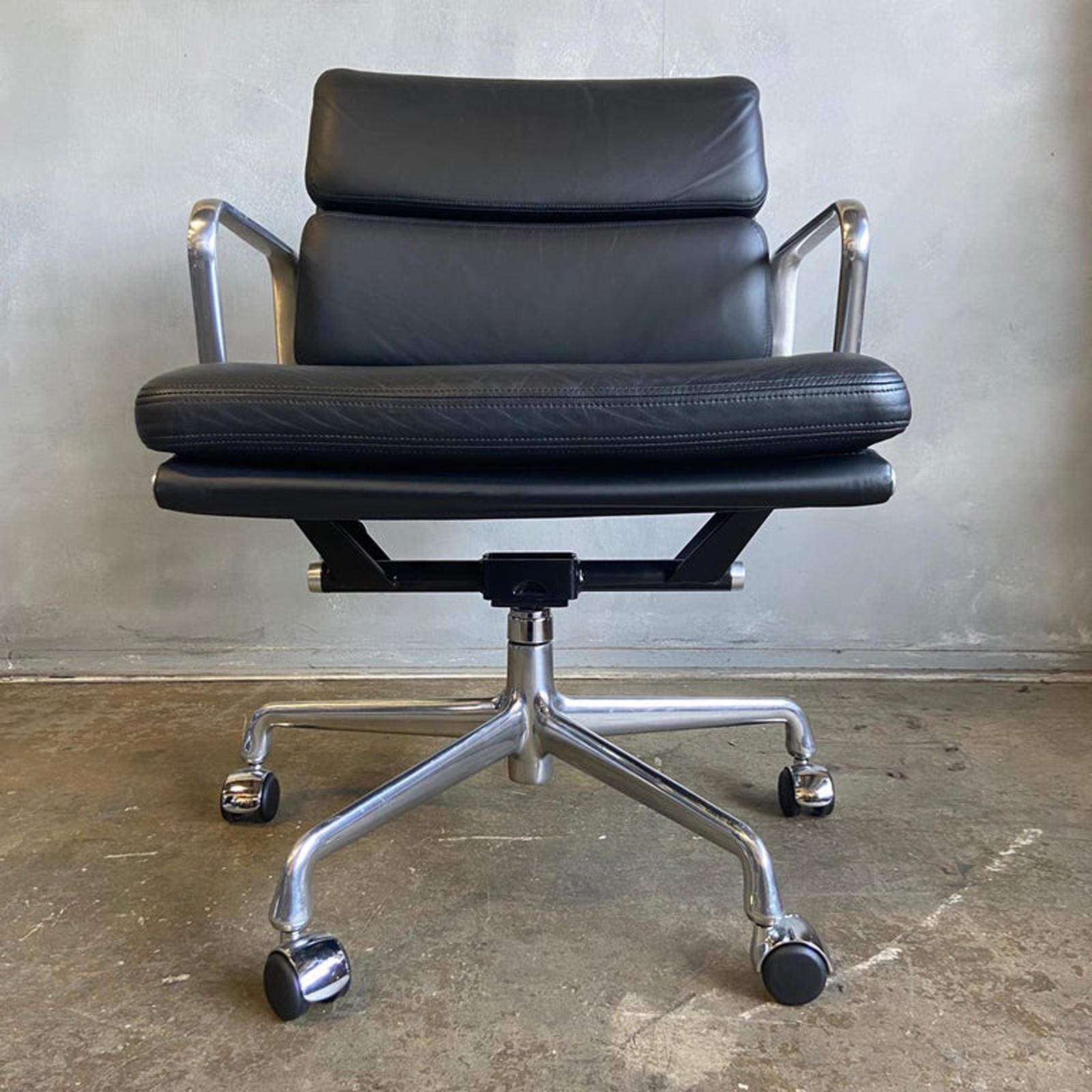 Midcentury Herman Miller Soft Pad Chairs in Black Leather 1