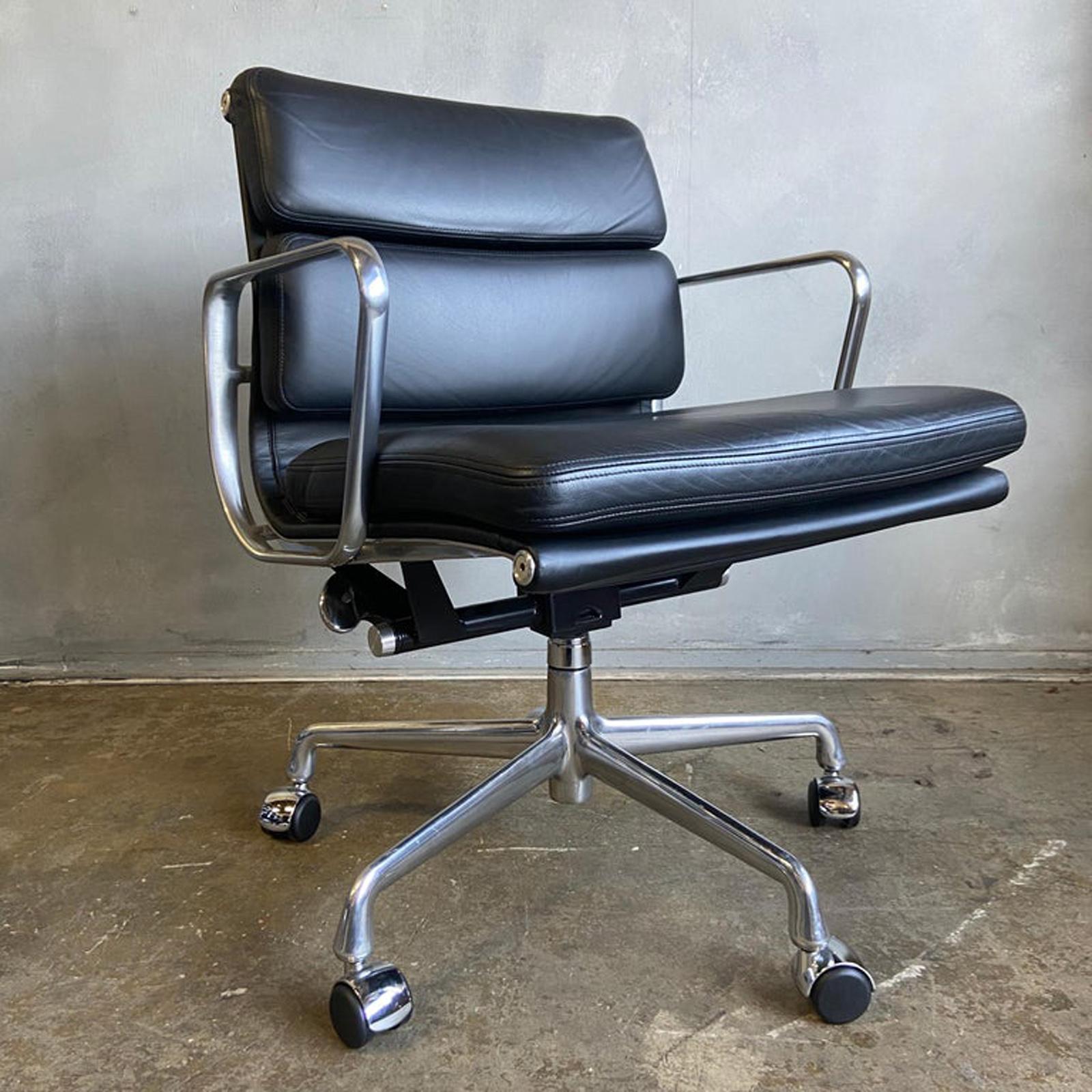 Midcentury Herman Miller Soft Pad Chairs in Black Leather 2