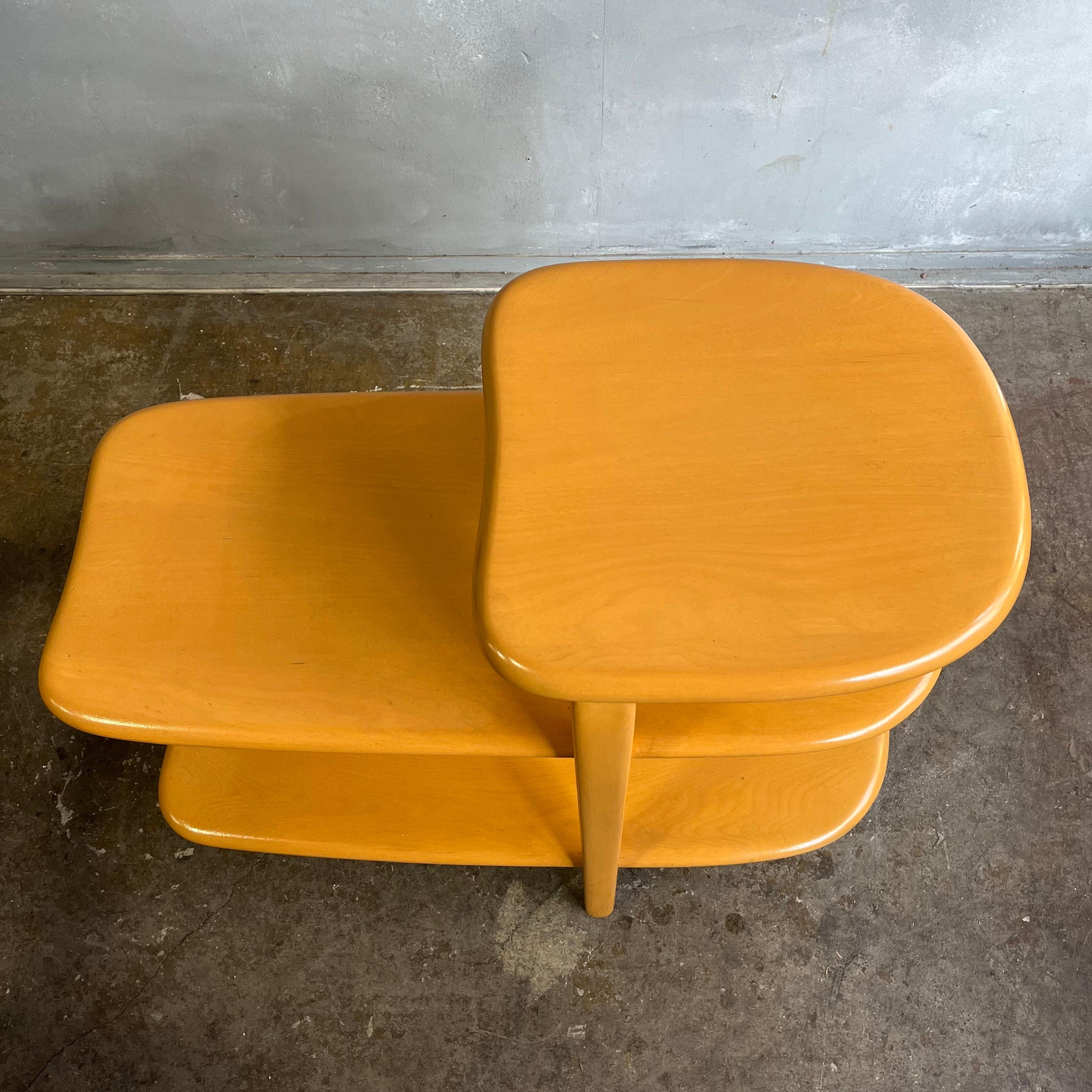 Midcentury Heywood Wakefield 3 Tier Side Table In Good Condition In BROOKLYN, NY