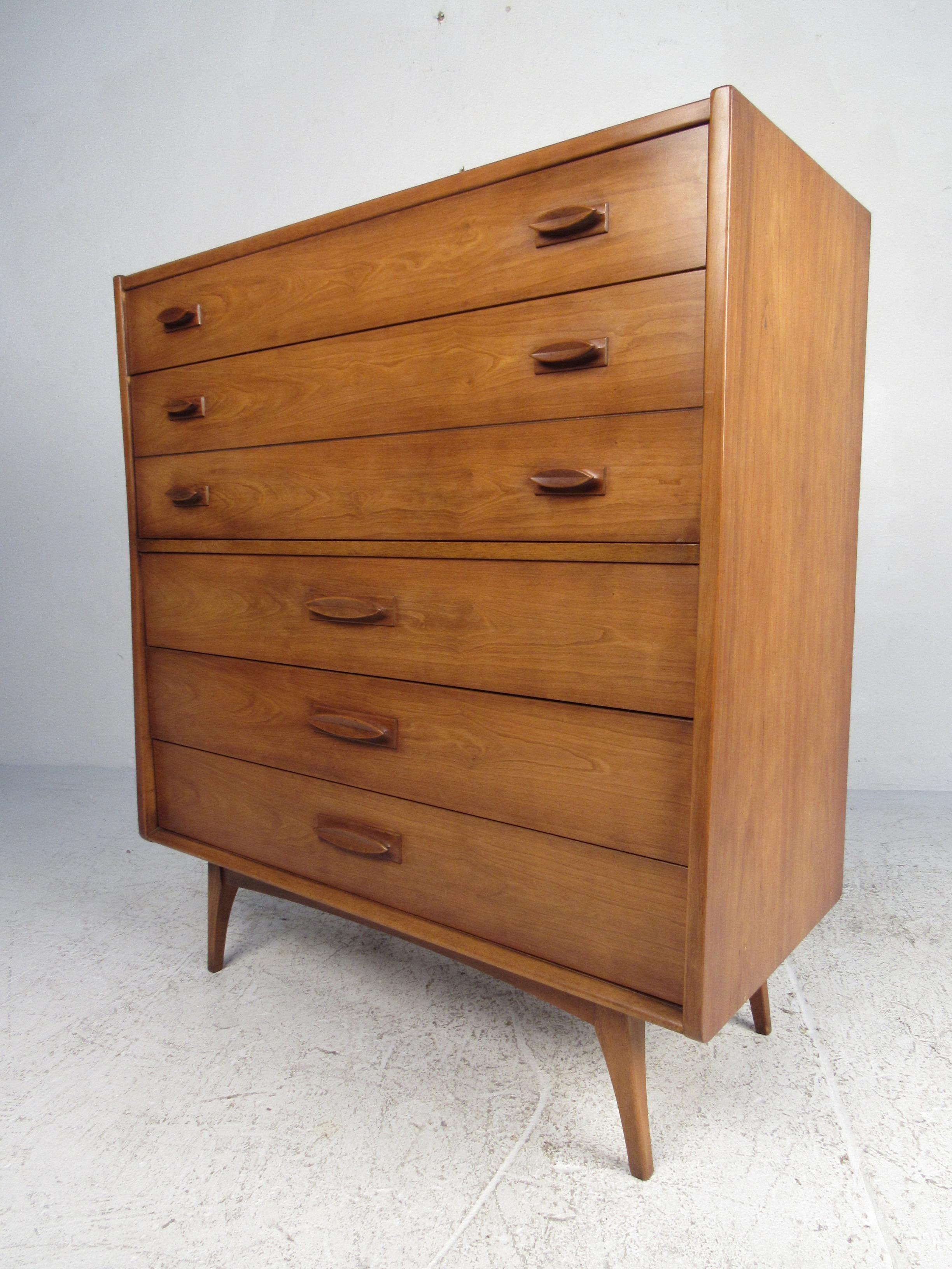 Midcentury Highboy Dresser In Good Condition For Sale In Brooklyn, NY