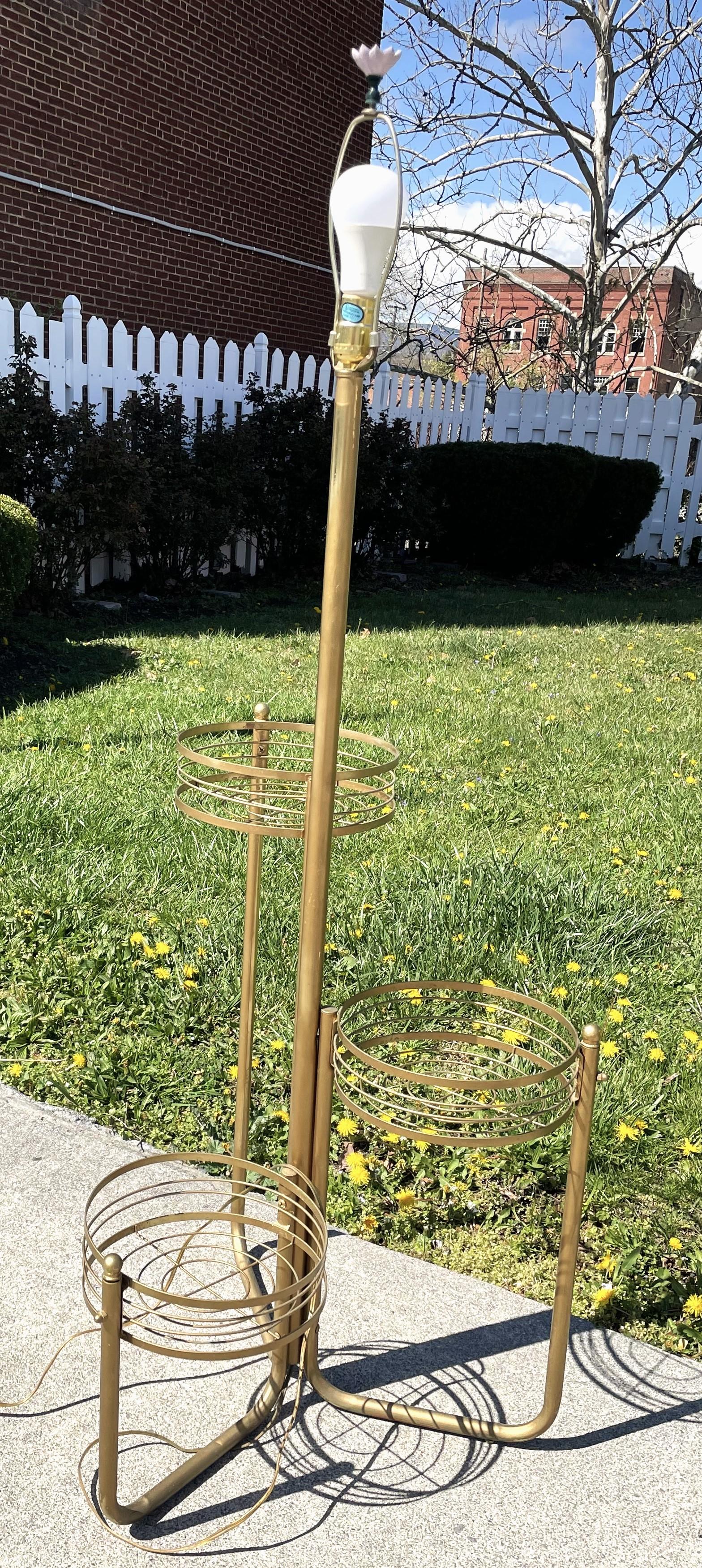 Midcentury Hollywood Regency Gold Floor Lamp w/ Wire Basket Tiered Plant Holders In Fair Condition For Sale In Clifton Forge, VA