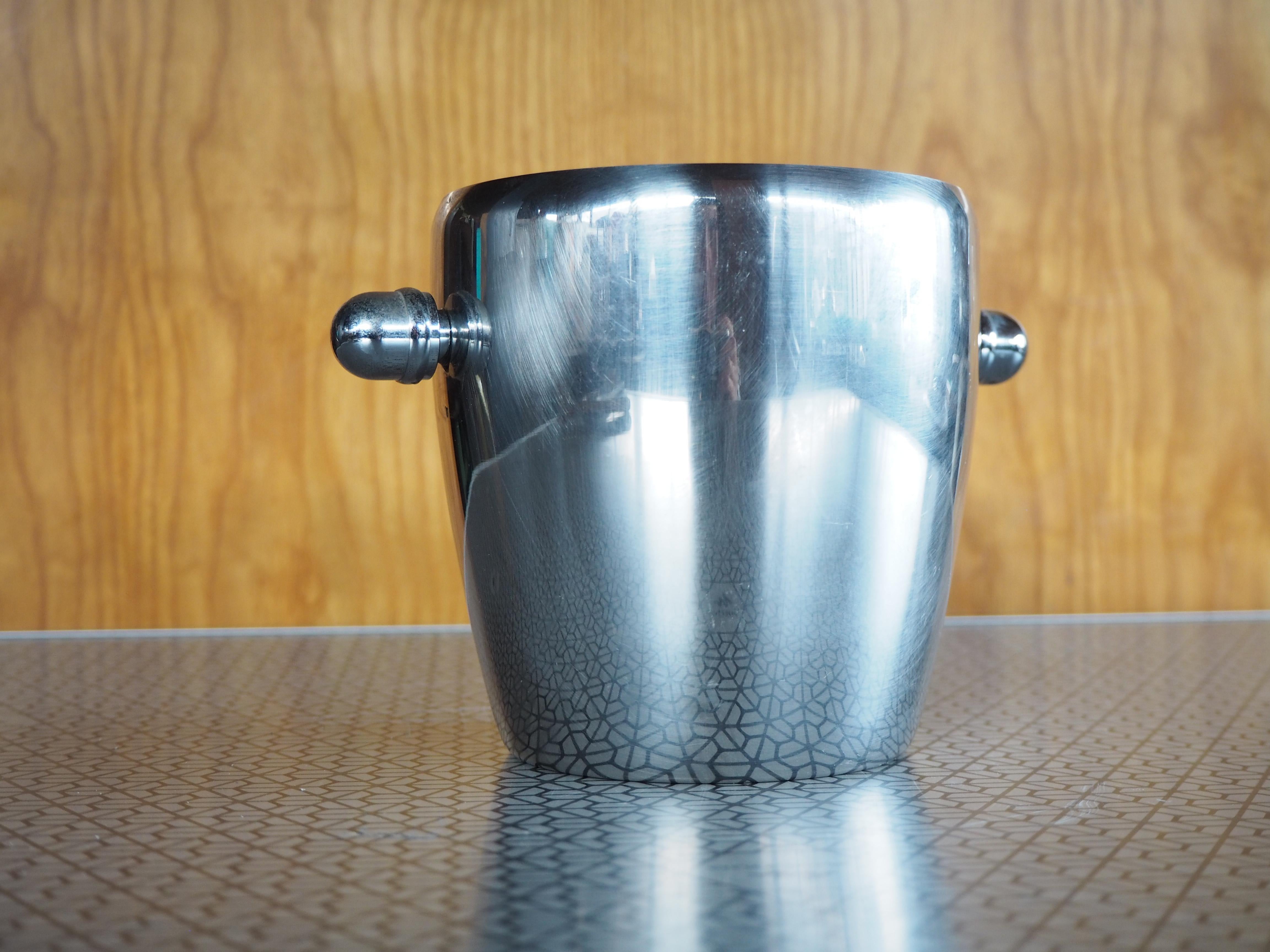 - Condizioni originali
- Metallo 
- Expo 58
- Cecoslovacchia.