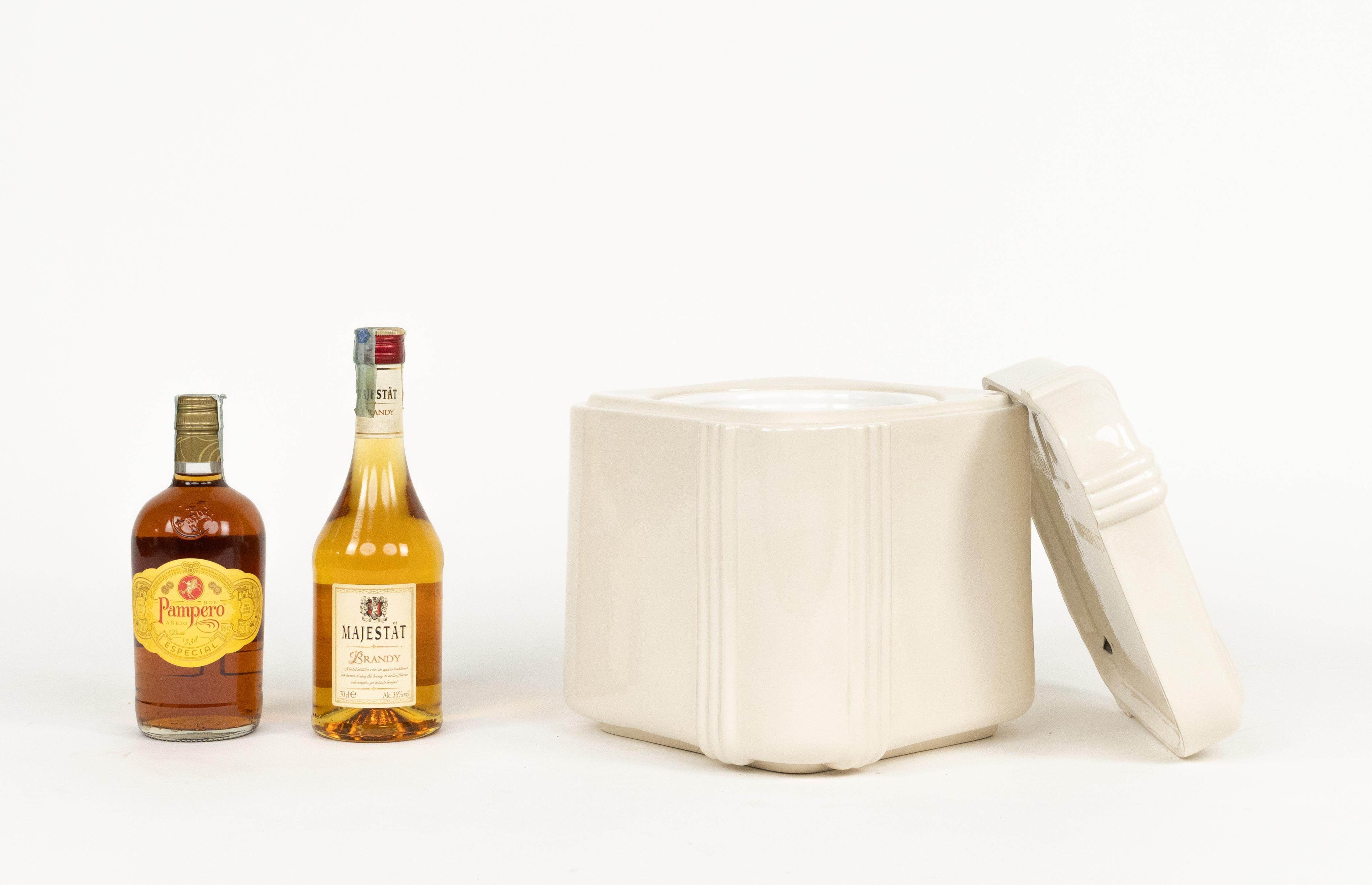 Midcentury Ice Bucket in Ceramic and Brass by Tommaso Barbi, Italy 1970s For Sale 1