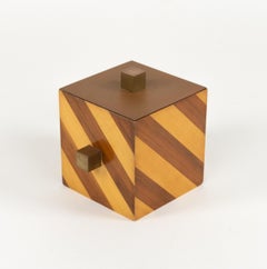 Seau à glace du milieu du siècle, en bois et laiton, attribué à Tommaso Barbi, Italie, années 1960