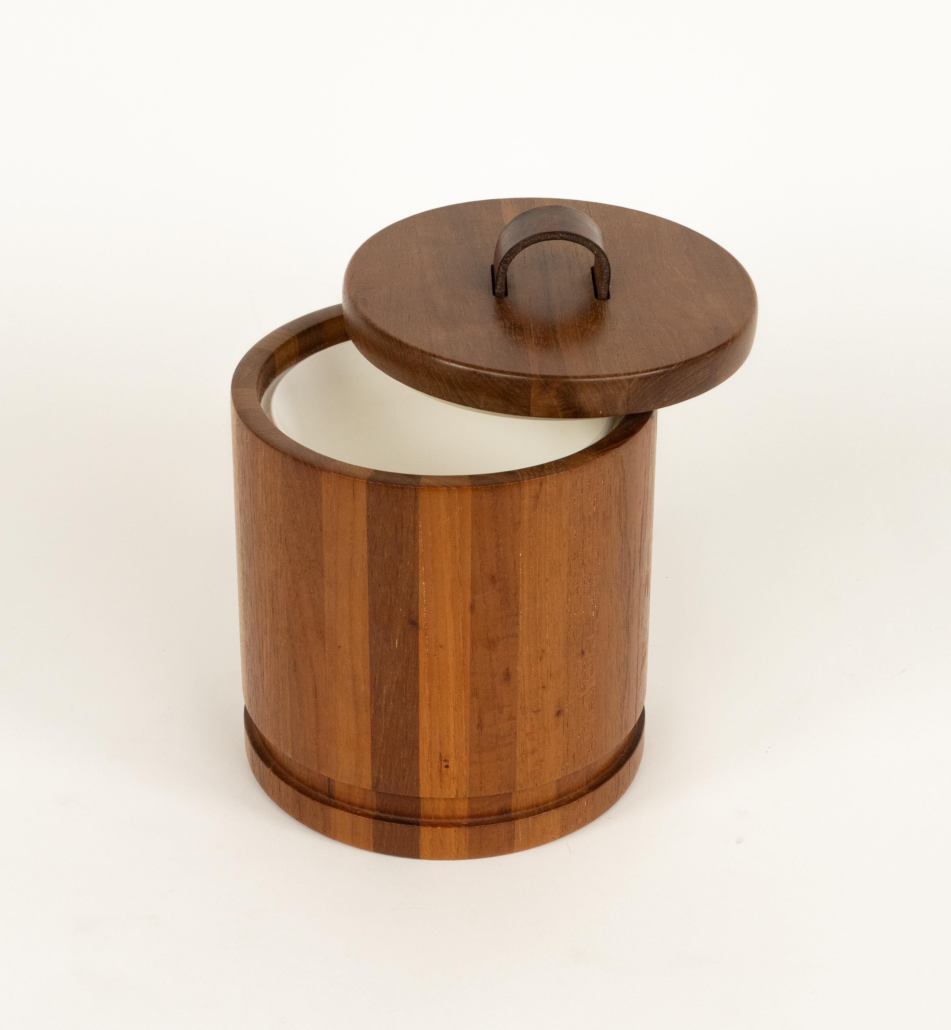 Midcentury Ice Bucket in Wood and Leather by Luthje, Denmark 1960s For Sale 2